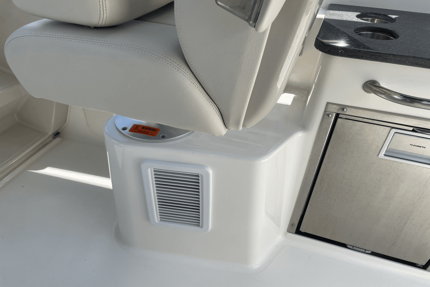 2024 Boston Whaler 325 CONQUEST Image Thumbnail #13