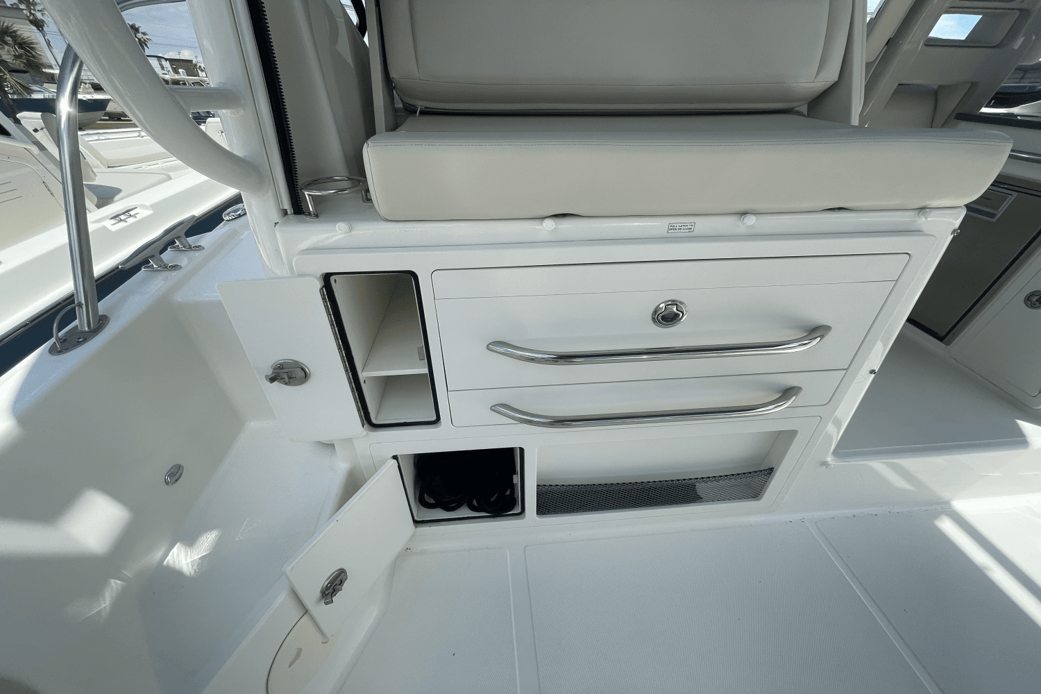 2024 Boston Whaler 325 CONQUEST Image Thumbnail #37