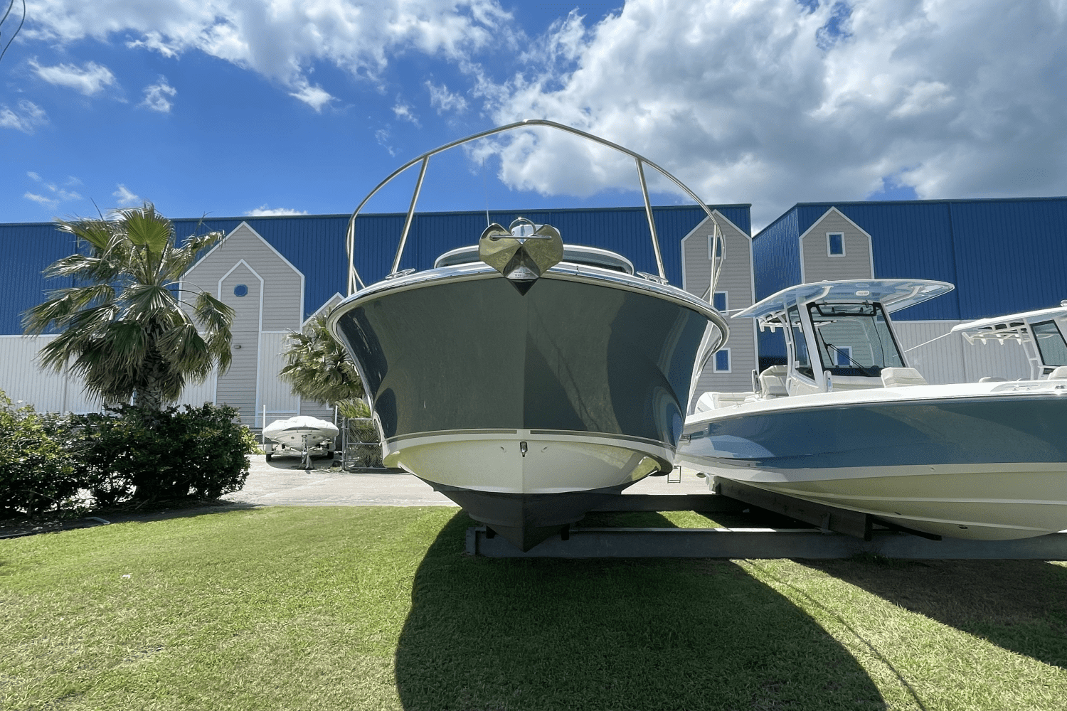 2024 Boston Whaler 325 CONQUEST Image Thumbnail #5