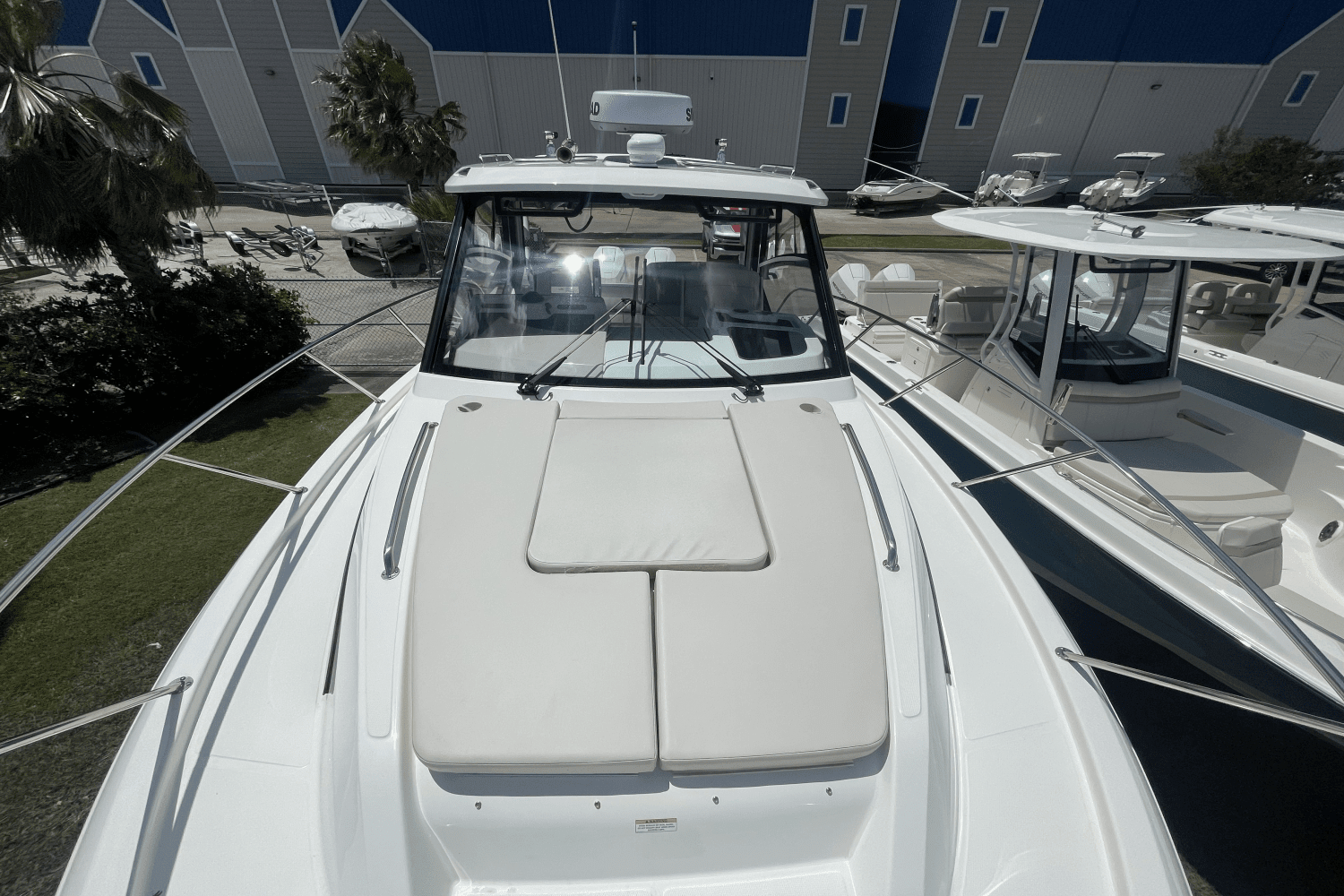 2024 Boston Whaler 325 CONQUEST Image Thumbnail #42