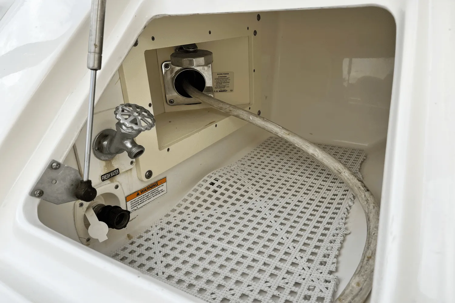 2015 Sea Ray 450 SUNDANCER Image Thumbnail #44