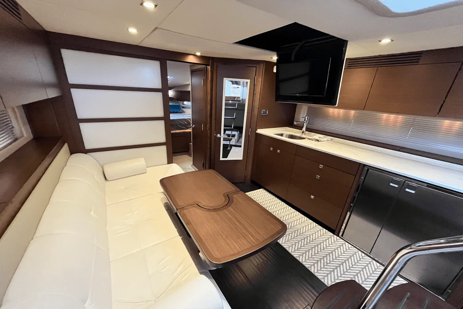 2015 Sea Ray 450 SUNDANCER Image Thumbnail #32