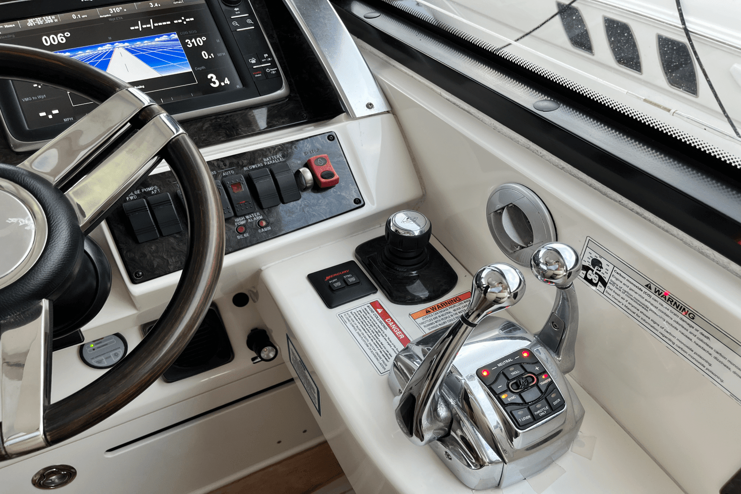 2015 Sea Ray 450 SUNDANCER Image Thumbnail #21