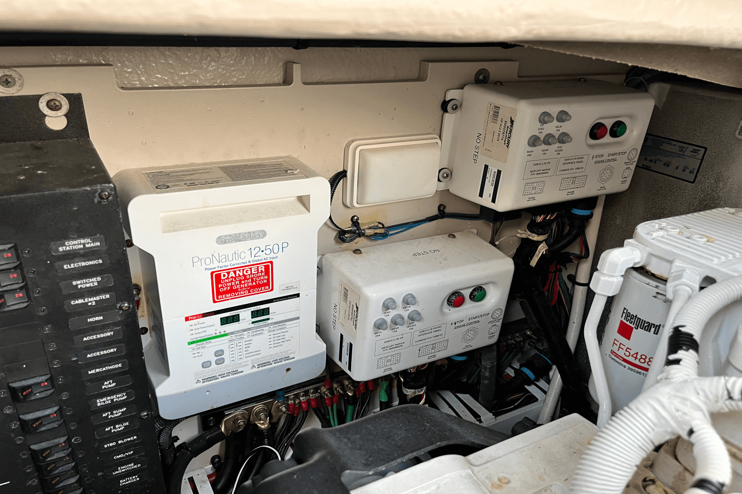 2015 Sea Ray 450 SUNDANCER Image Thumbnail #50