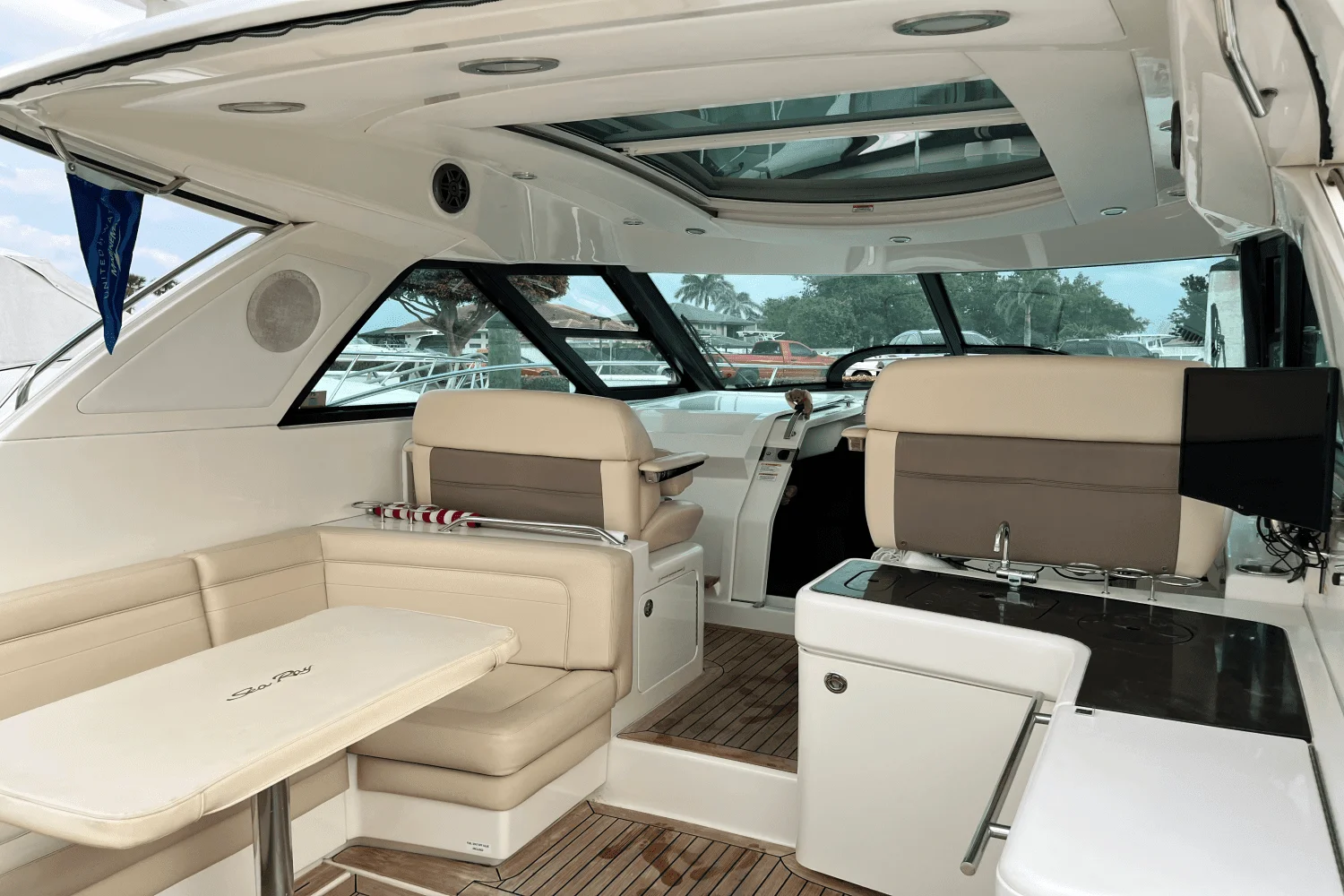 2015 Sea Ray 450 SUNDANCER Image Thumbnail #12