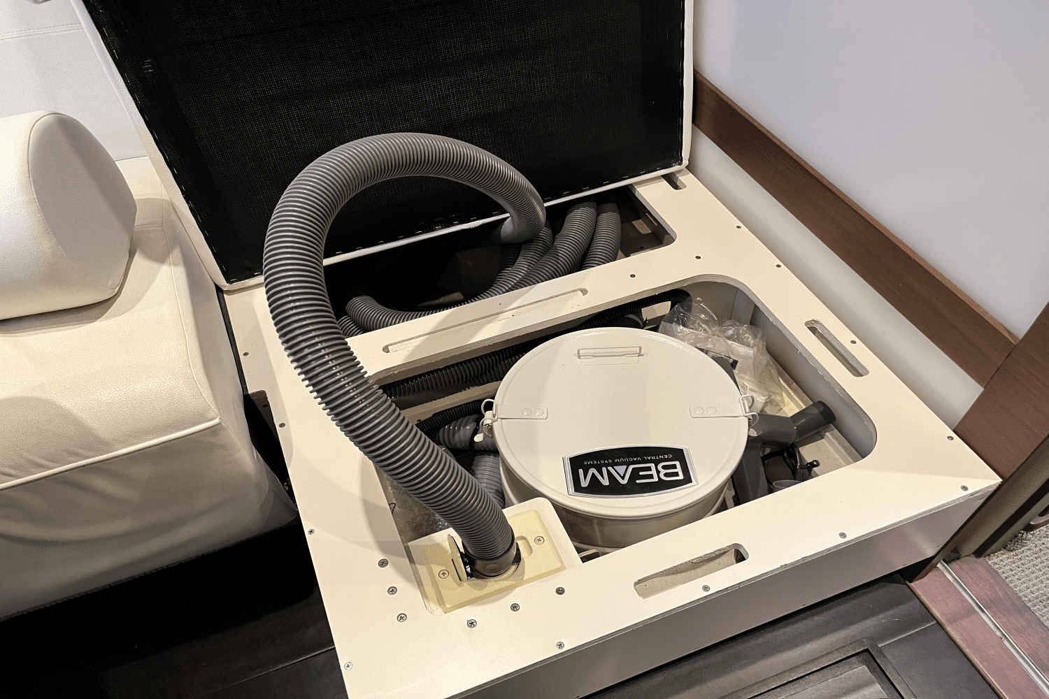 2015 Sea Ray 450 SUNDANCER Image Thumbnail #43