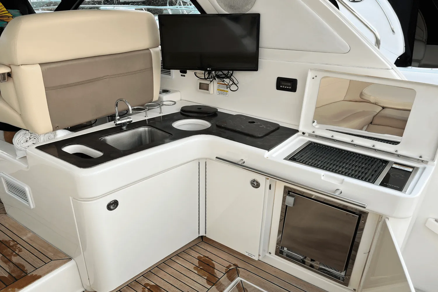 2015 Sea Ray 450 SUNDANCER Image Thumbnail #15