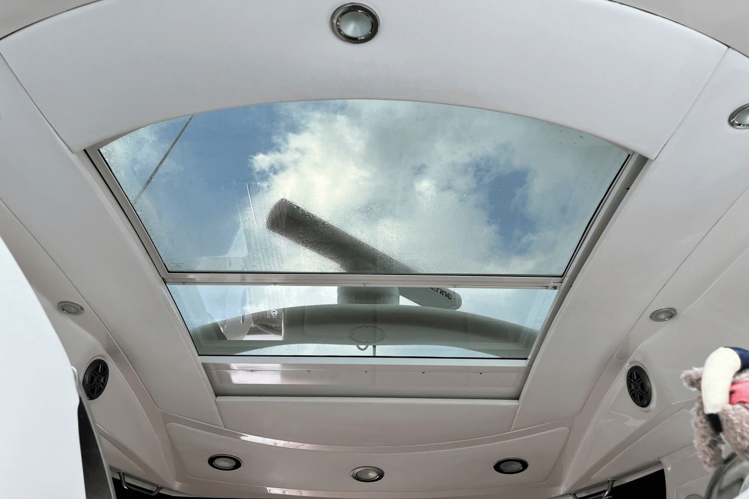 2015 Sea Ray 450 SUNDANCER Image Thumbnail #25