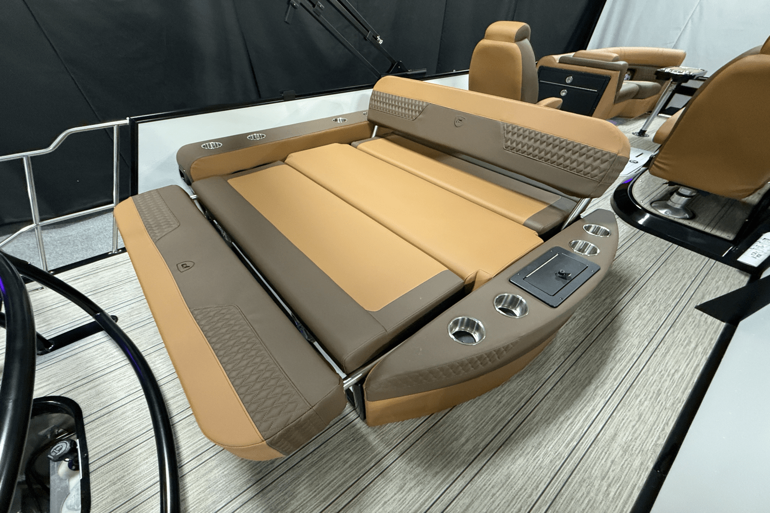 2025 Premier 230 Solaris Image Thumbnail #35
