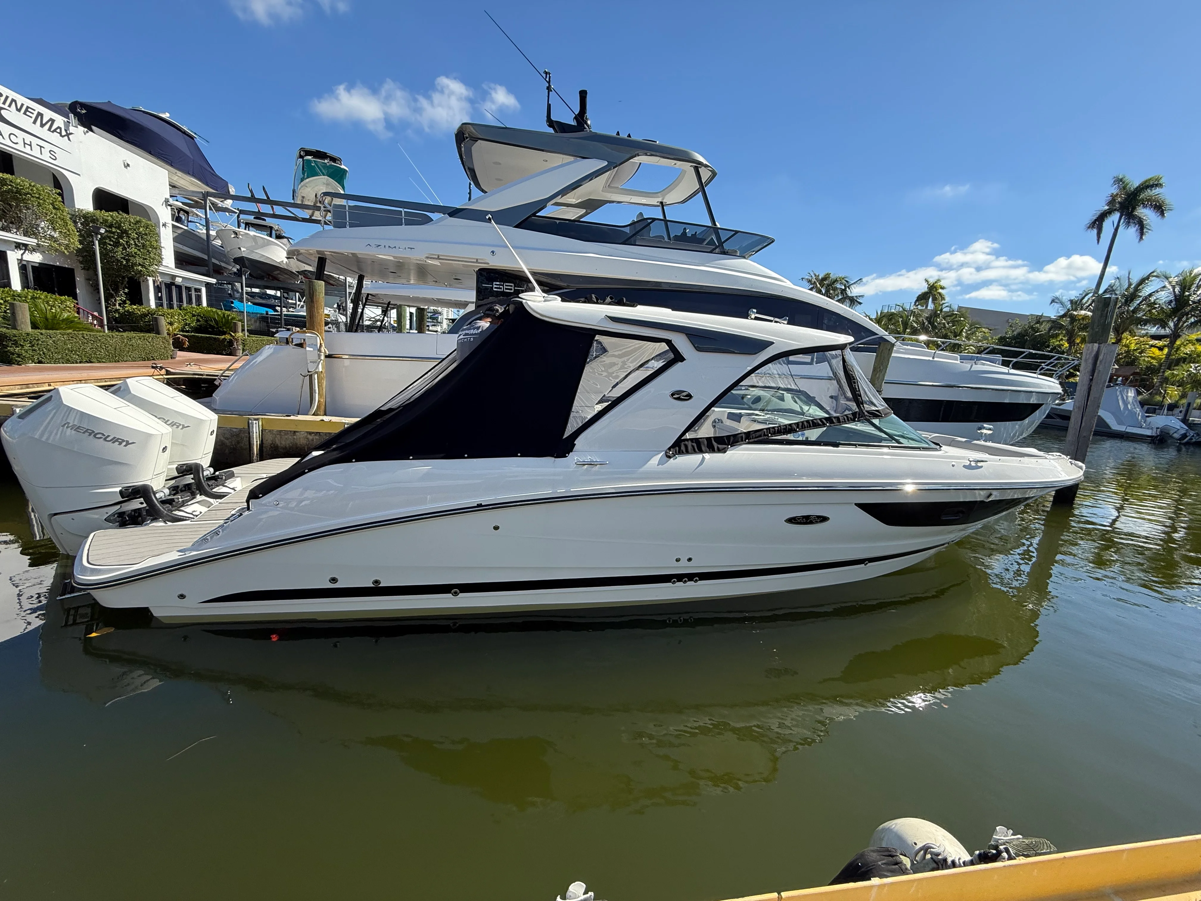 2026 Sea Ray SLX 350 Outboard Image Thumbnail #1