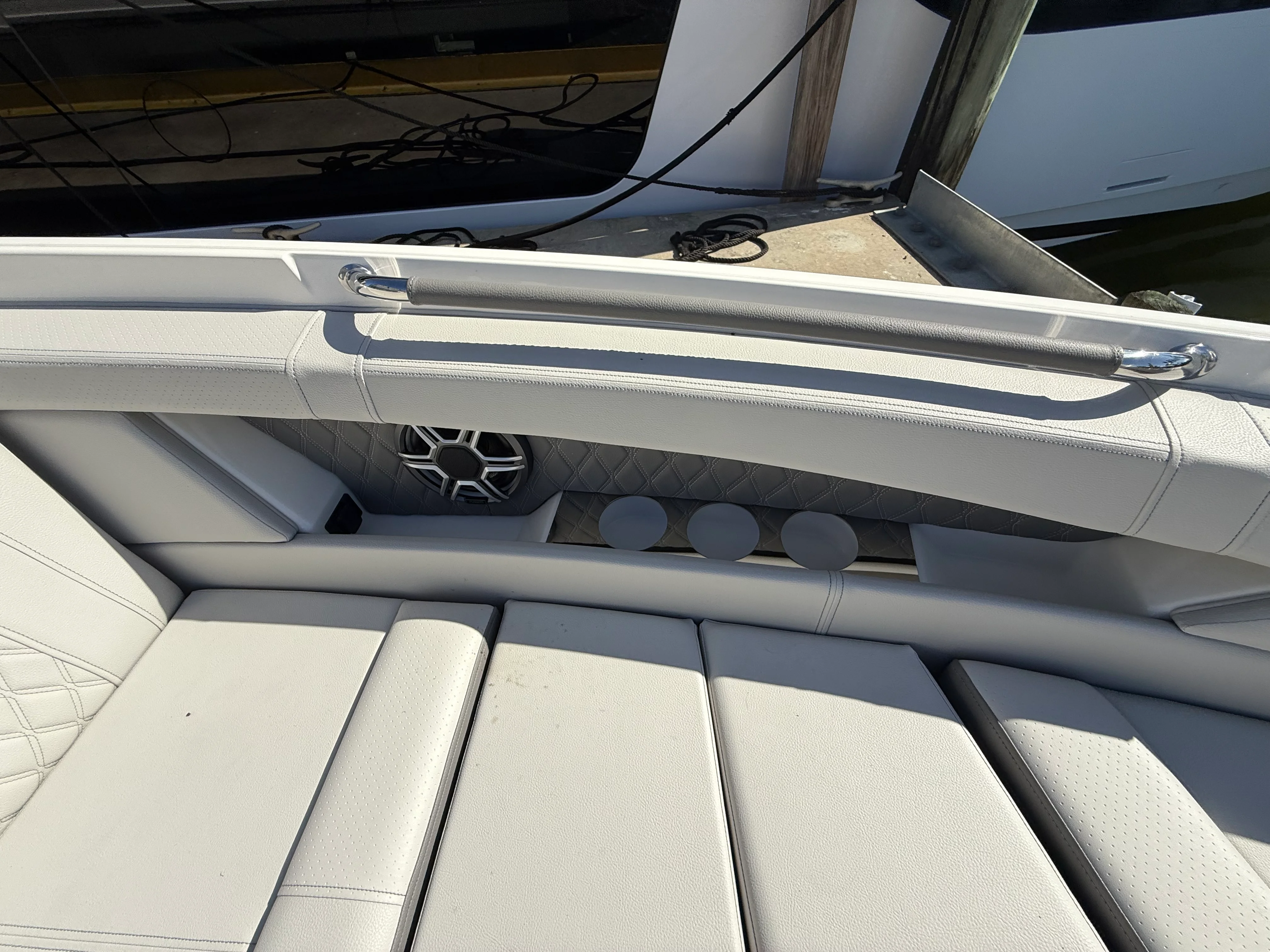 2026 Sea Ray SLX 350 Outboard Image Thumbnail #25