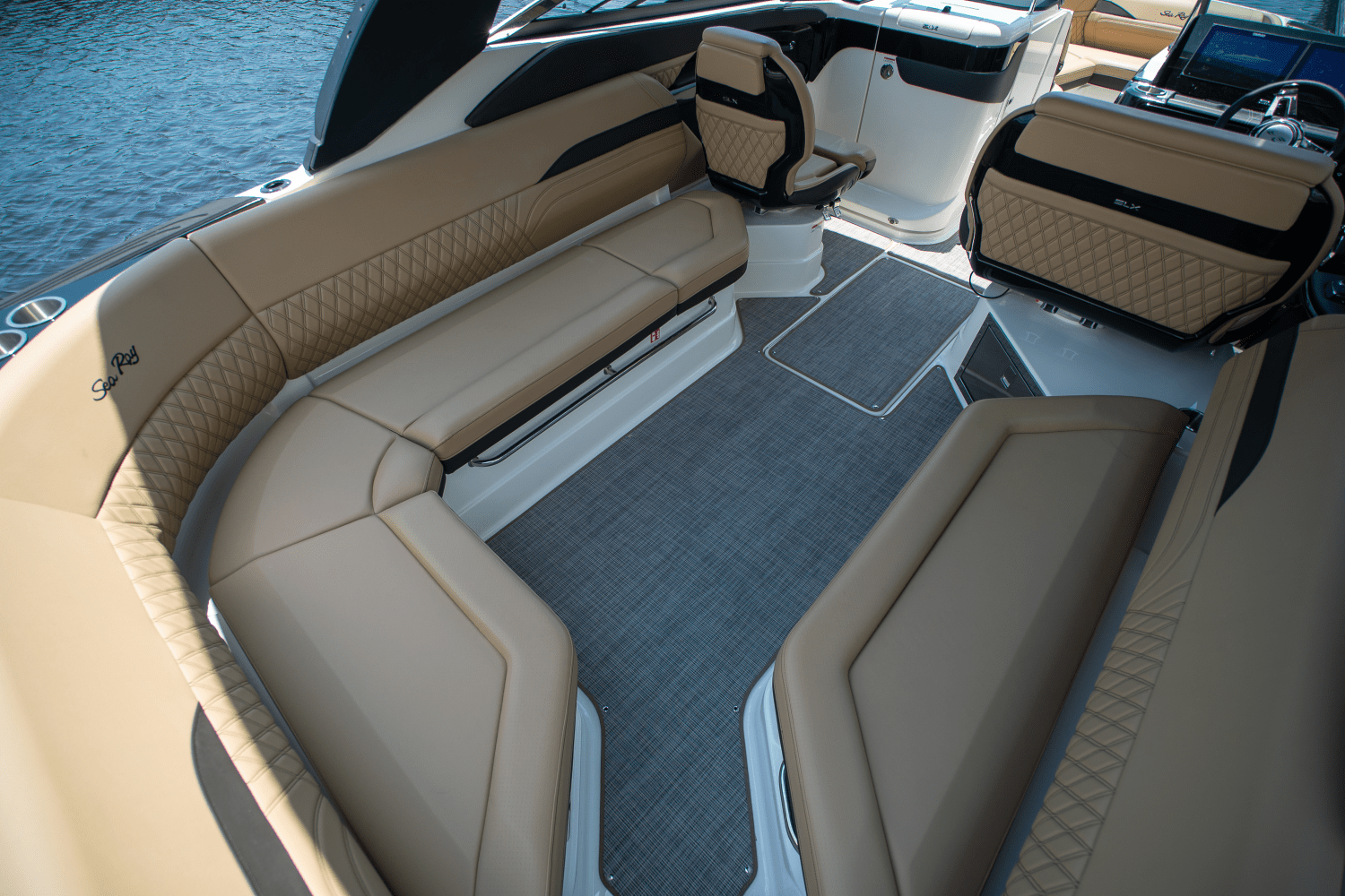 2025 Sea Ray SLX 280 Image Thumbnail #11