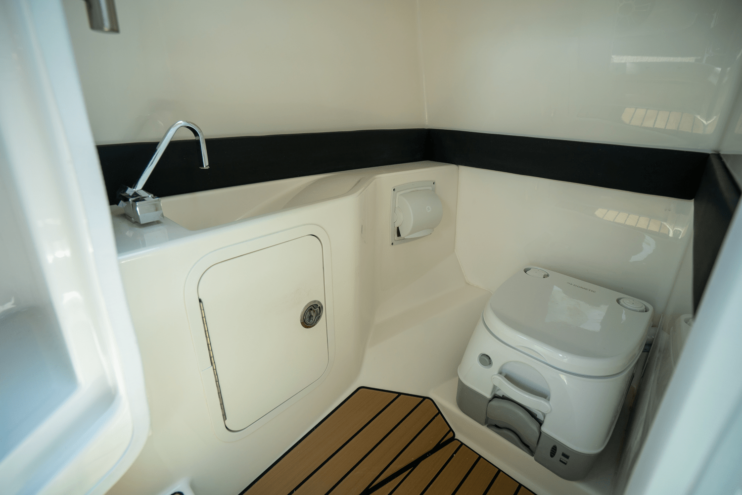 2025 Sea Ray SLX 280 Image Thumbnail #18
