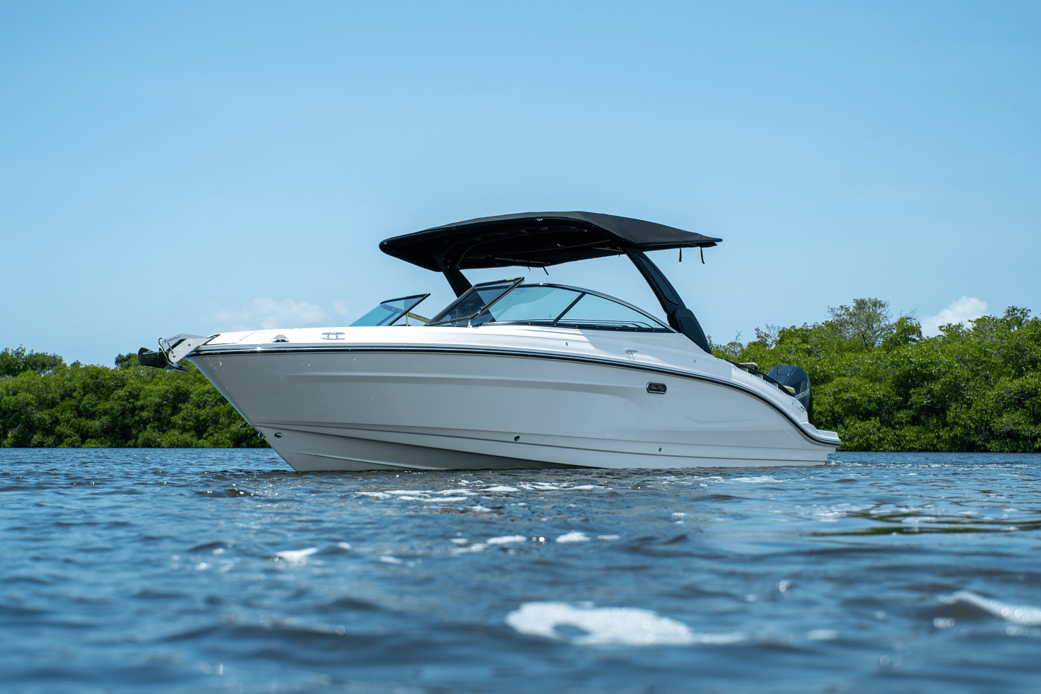 2025 Sea Ray SLX 280 Image Thumbnail #2