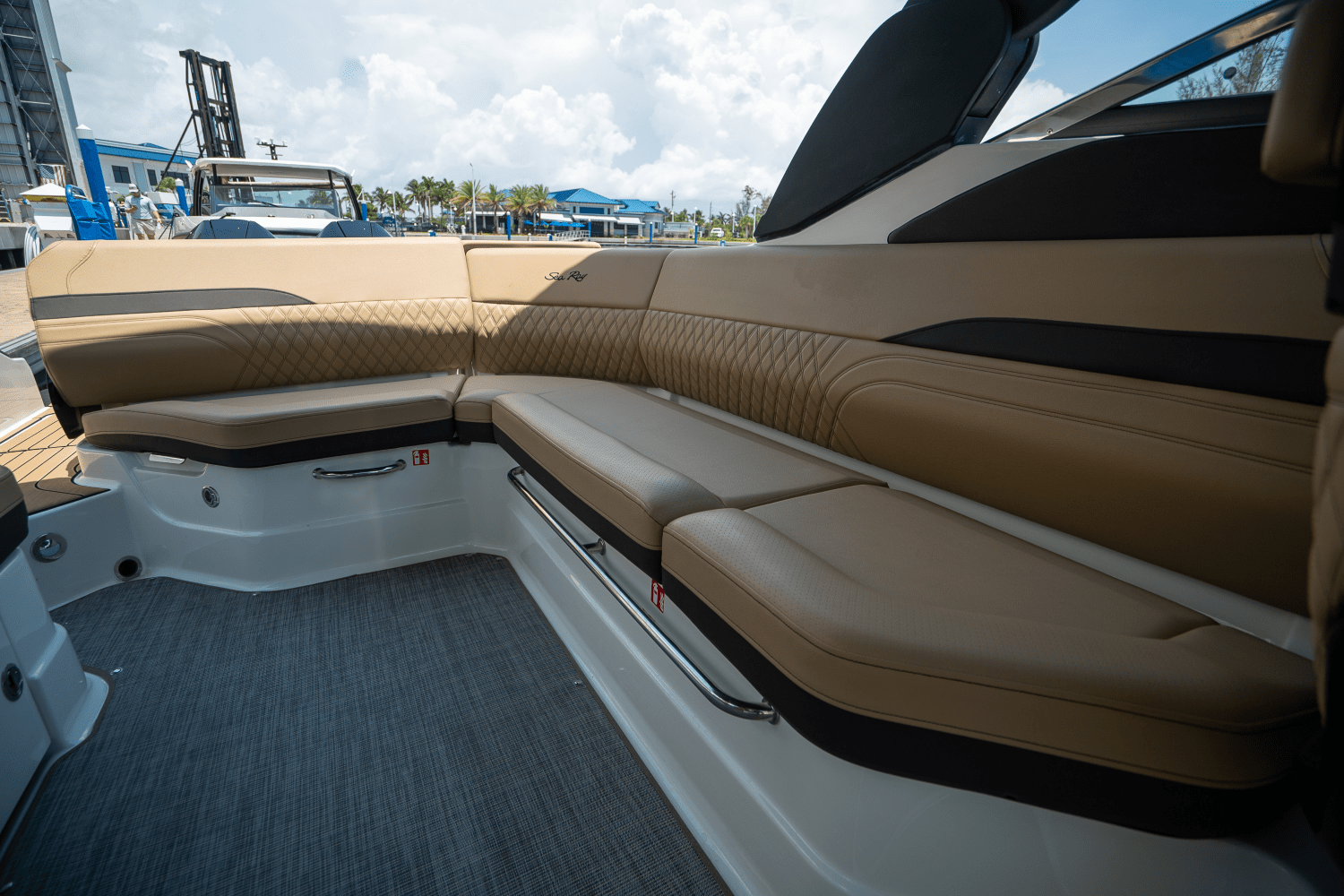 2025 Sea Ray SLX 280 Image Thumbnail #8