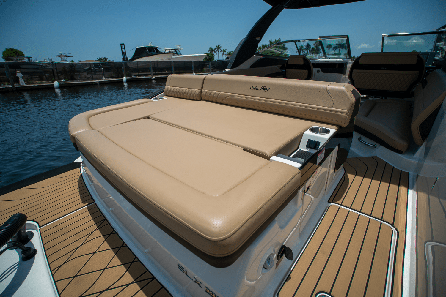 2025 Sea Ray SLX 280 Image Thumbnail #6