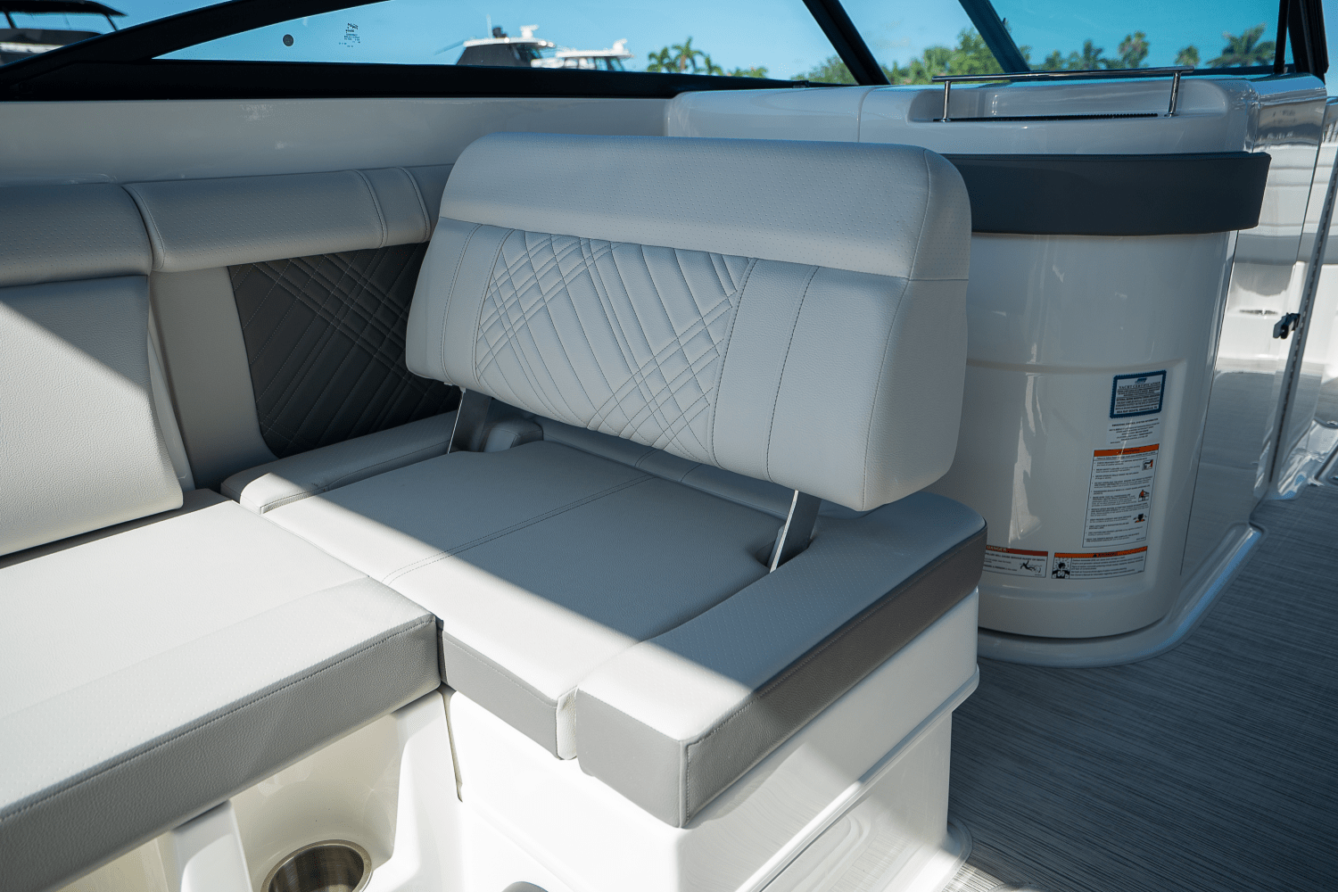 2026 Sea Ray SDX 290 Outboard Image Thumbnail #10