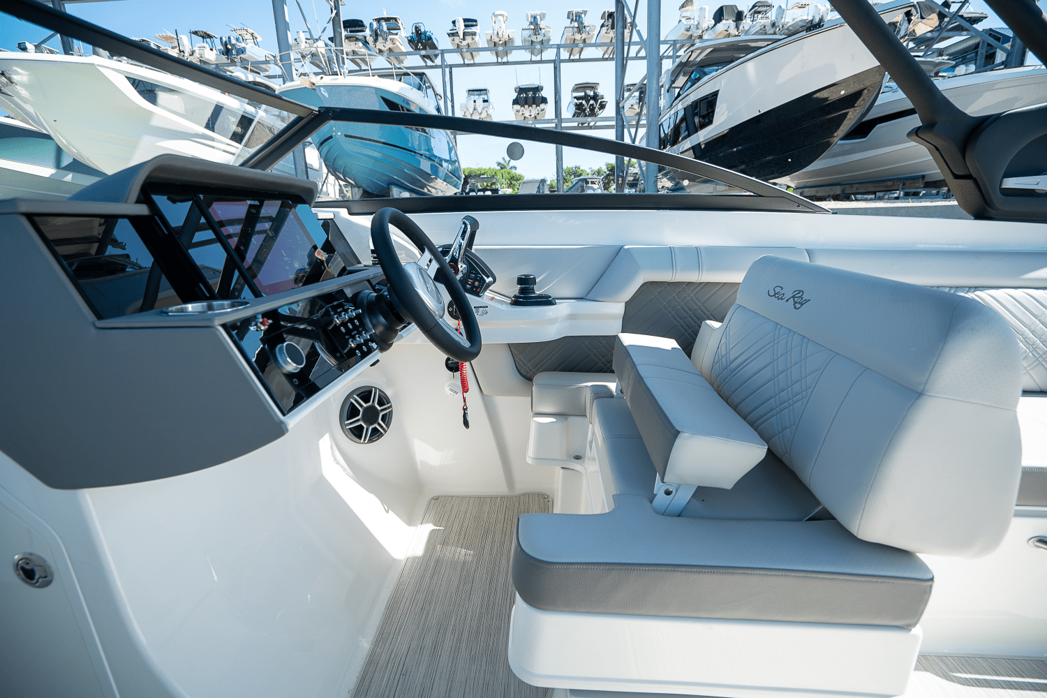 2026 Sea Ray SDX 290 Outboard Image Thumbnail #12