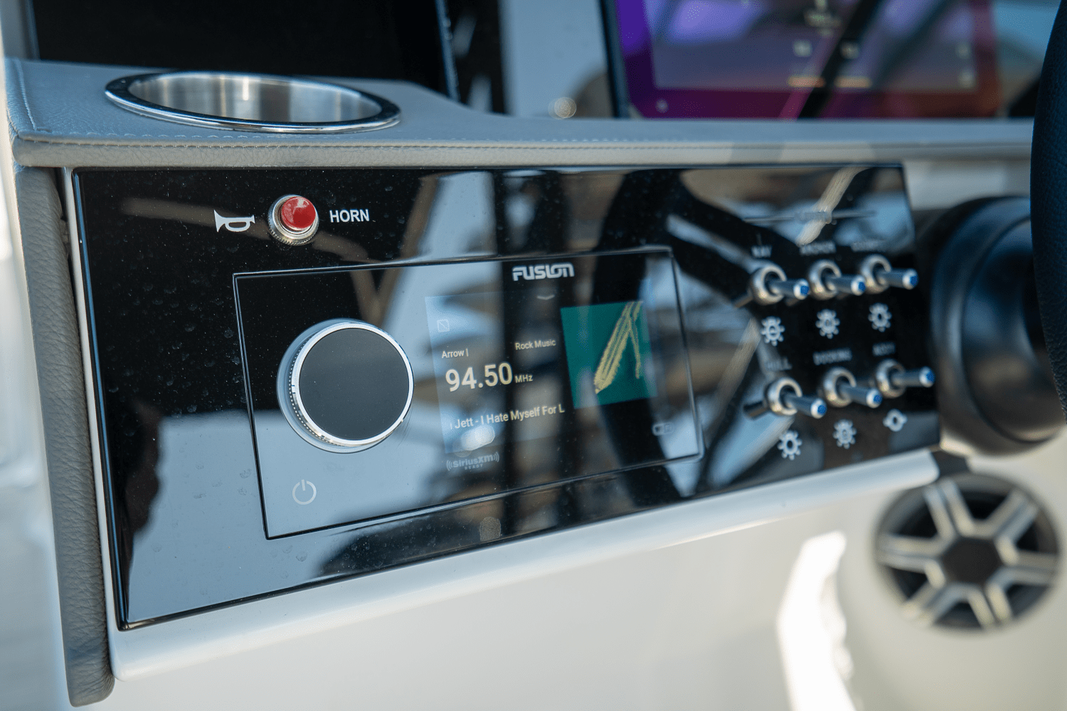 2026 Sea Ray SDX 290 Outboard Image Thumbnail #16