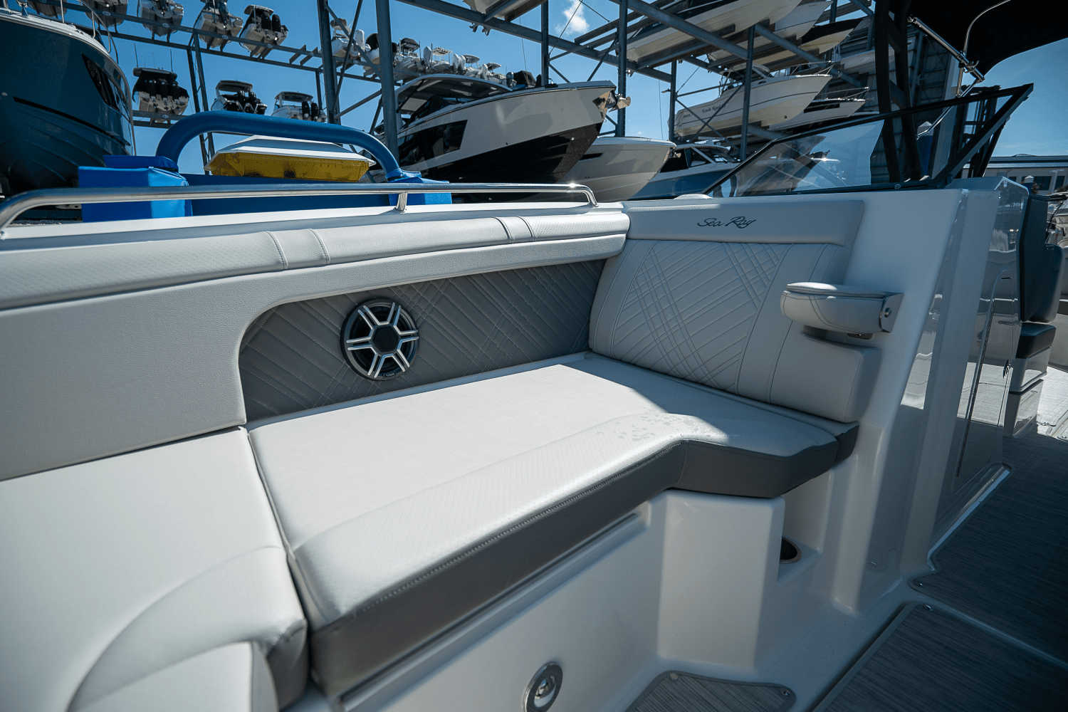 2026 Sea Ray SDX 290 Outboard Image Thumbnail #21
