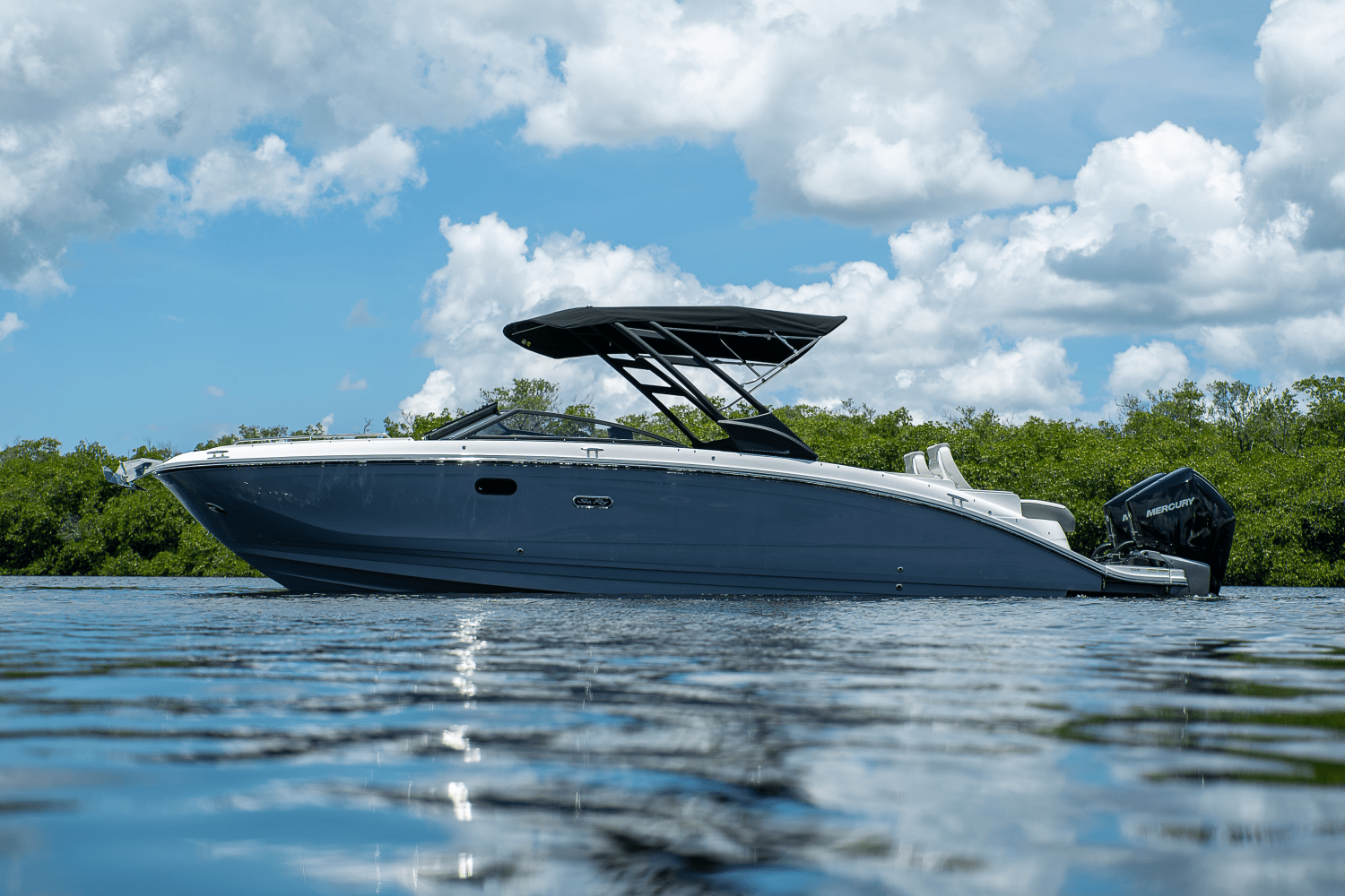 2026 Sea Ray SDX 290 Outboard Image Thumbnail #31
