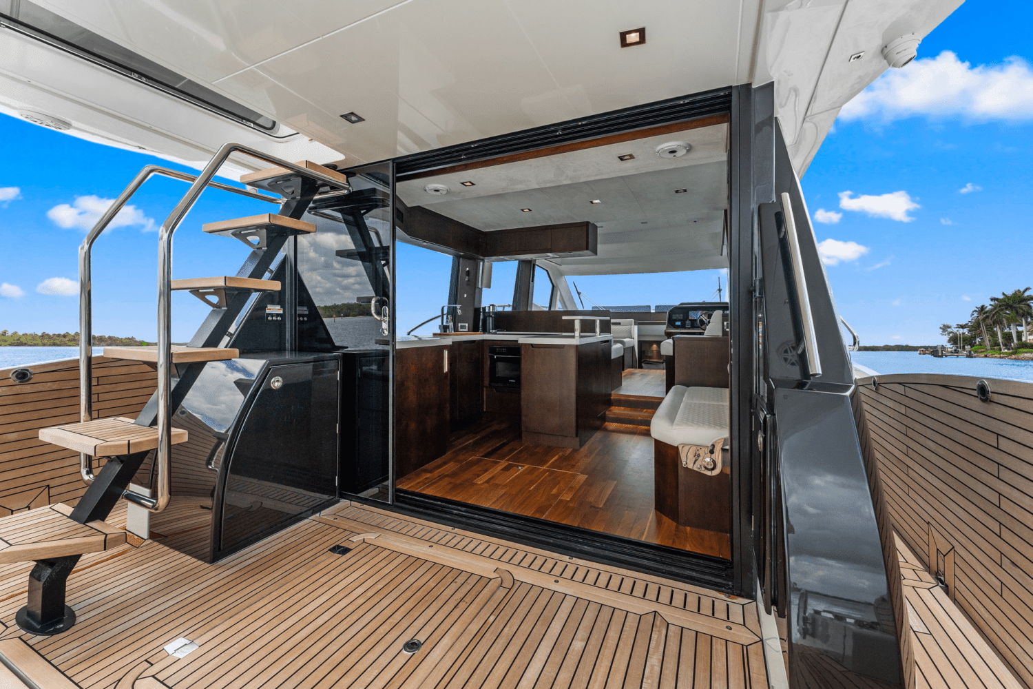 2022 Galeon 500 FLY Image Thumbnail #31