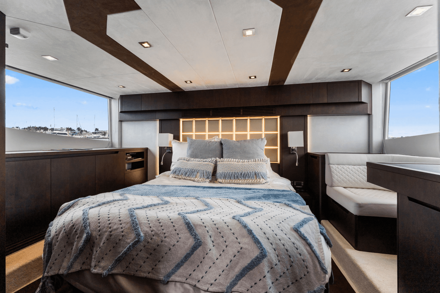 2022 Galeon 500 FLY Image Thumbnail #14