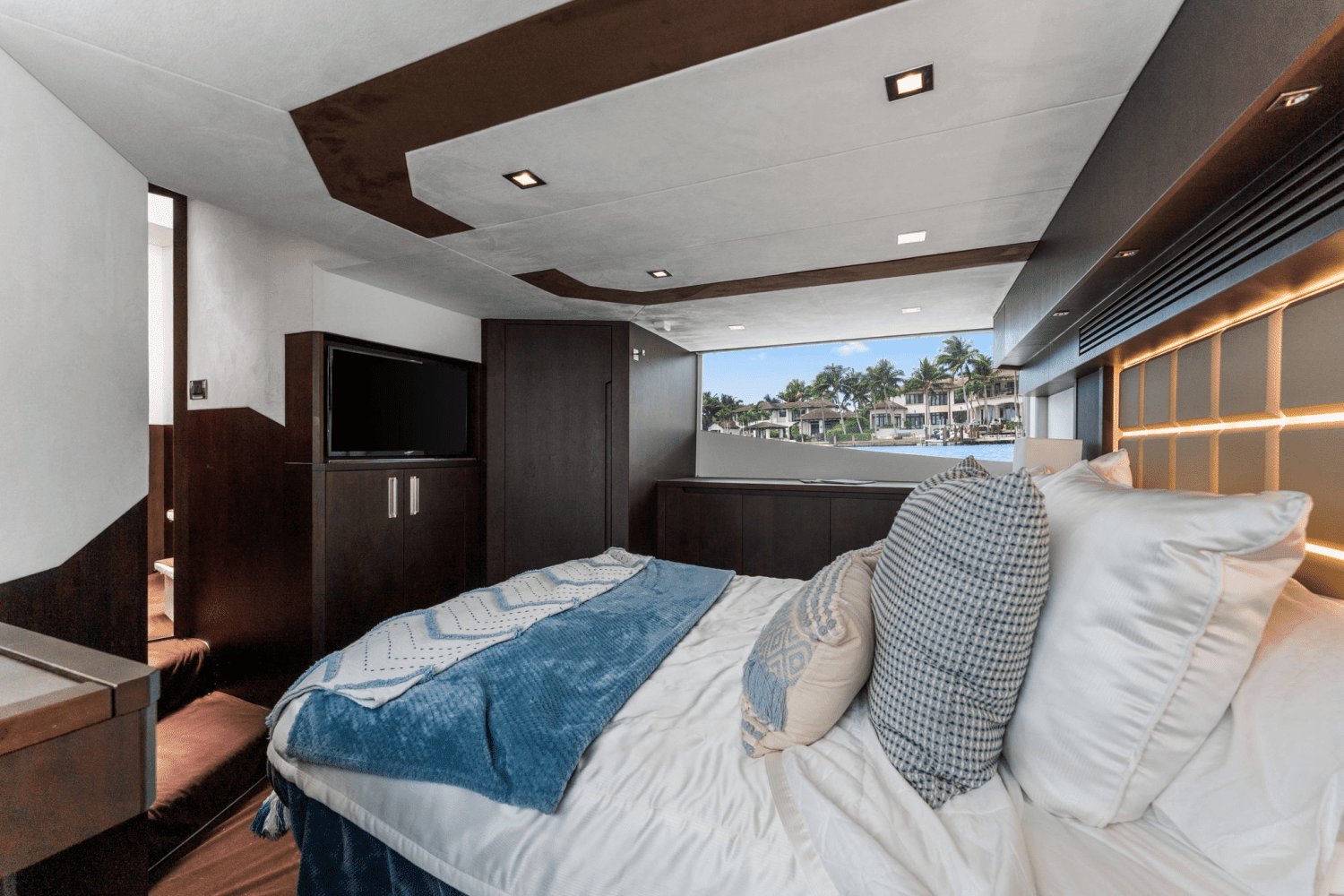 2022 Galeon 500 FLY Image Thumbnail #15