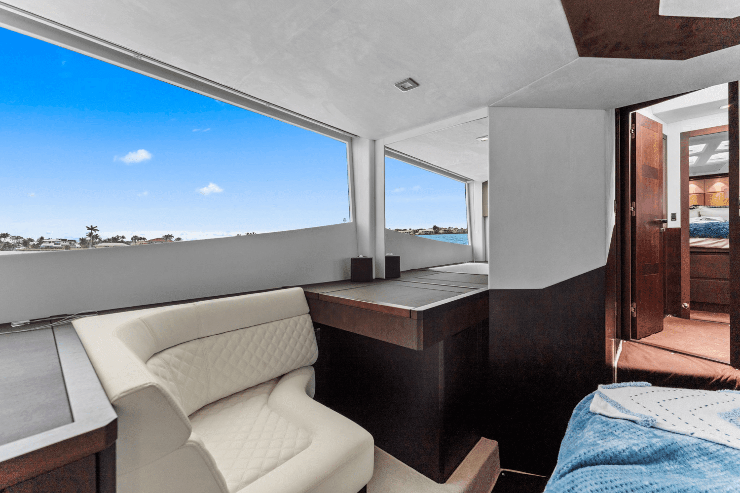 2022 Galeon 500 FLY Image Thumbnail #16