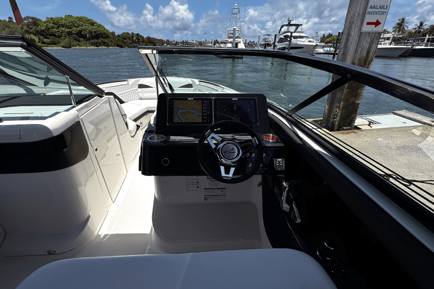 2025 Sea Ray SLX 280 Image Thumbnail #22