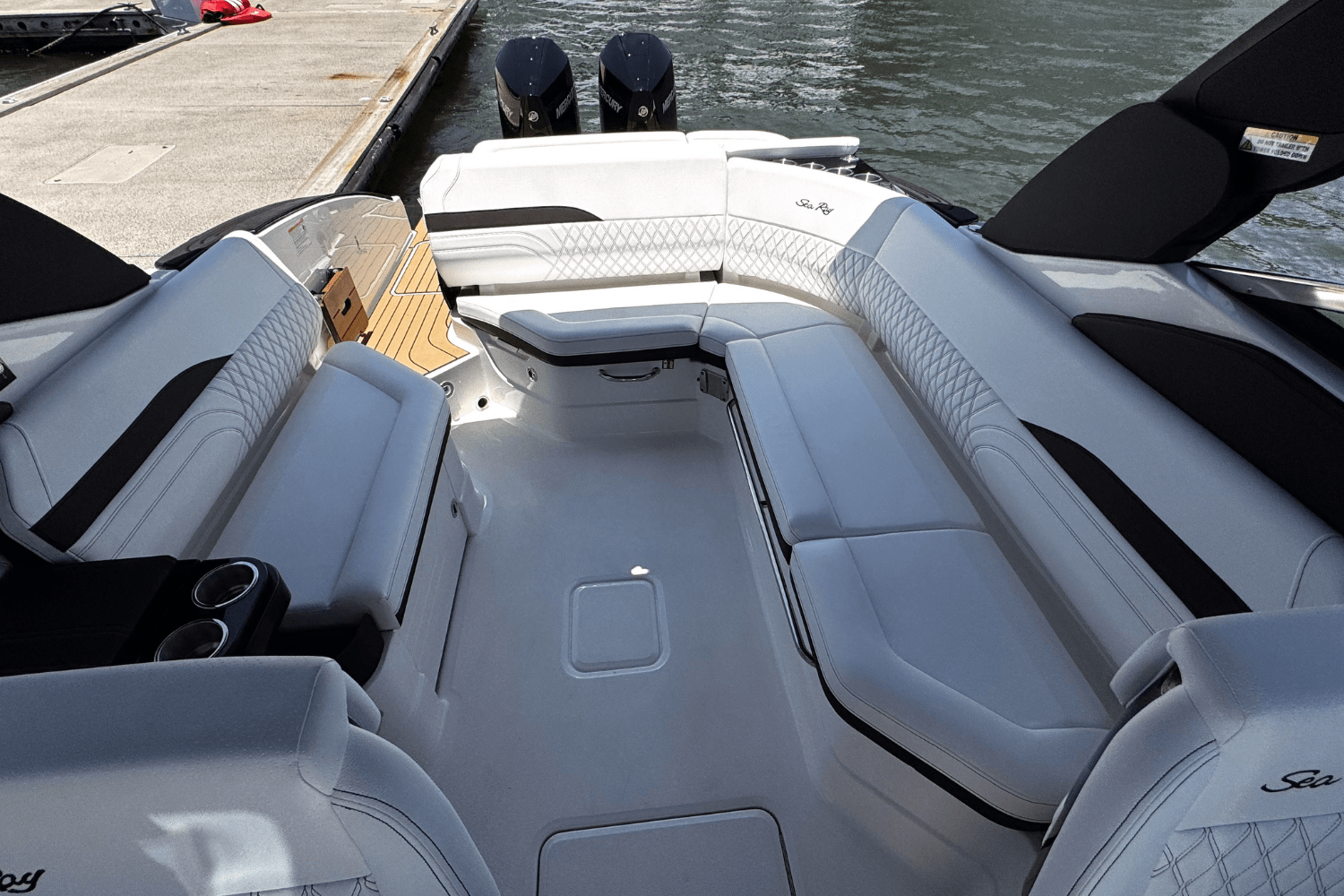 2025 Sea Ray SLX 280 Image Thumbnail #18