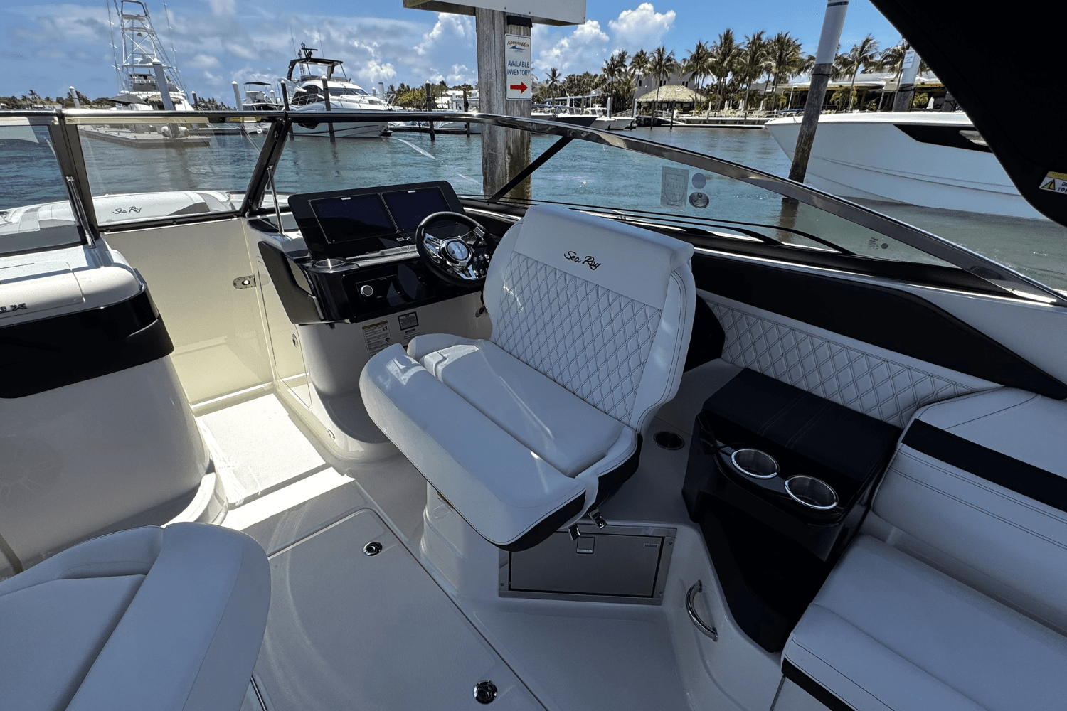 2025 Sea Ray SLX 280 Image Thumbnail #11