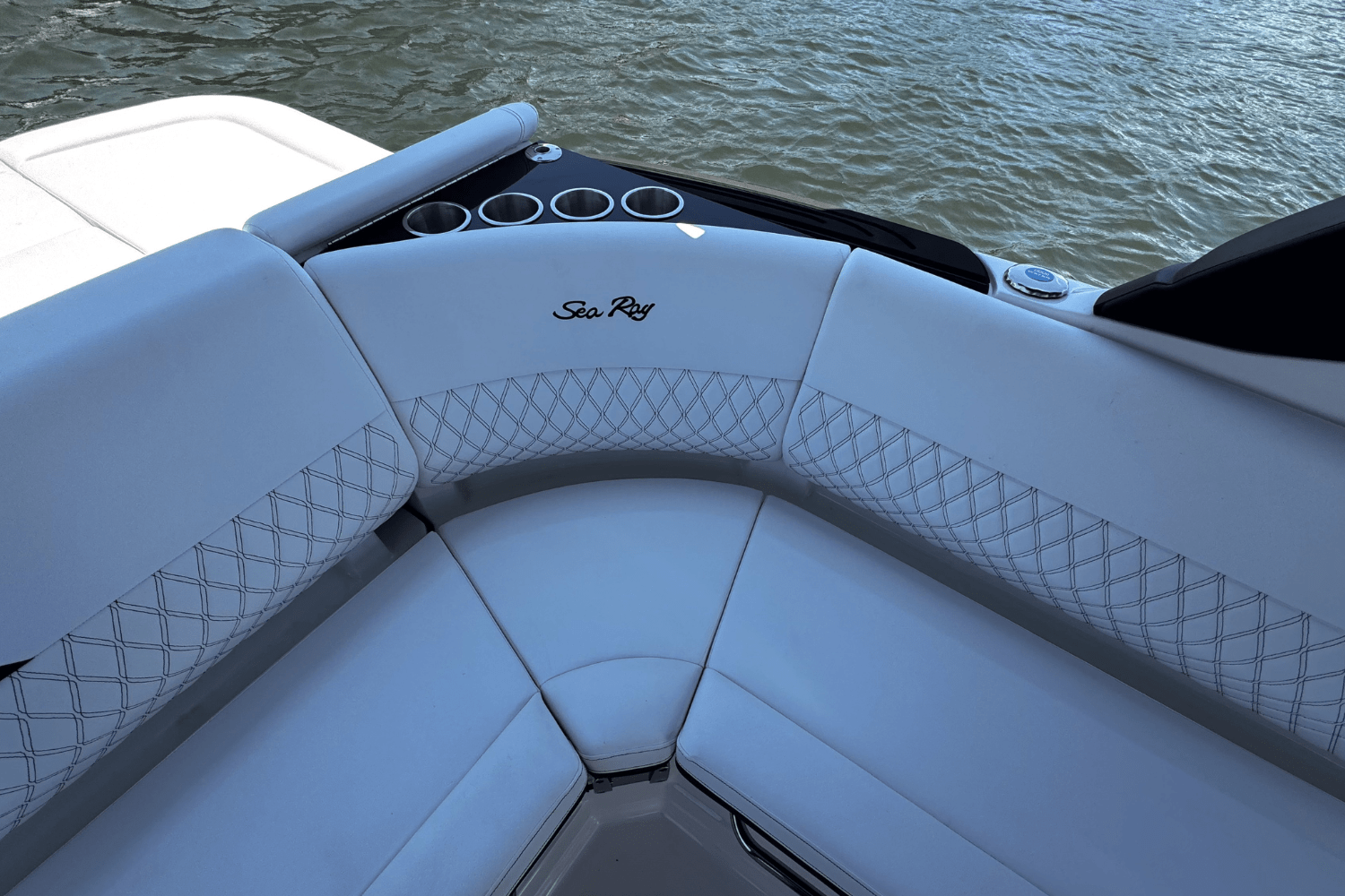 2025 Sea Ray SLX 280 Image Thumbnail #16