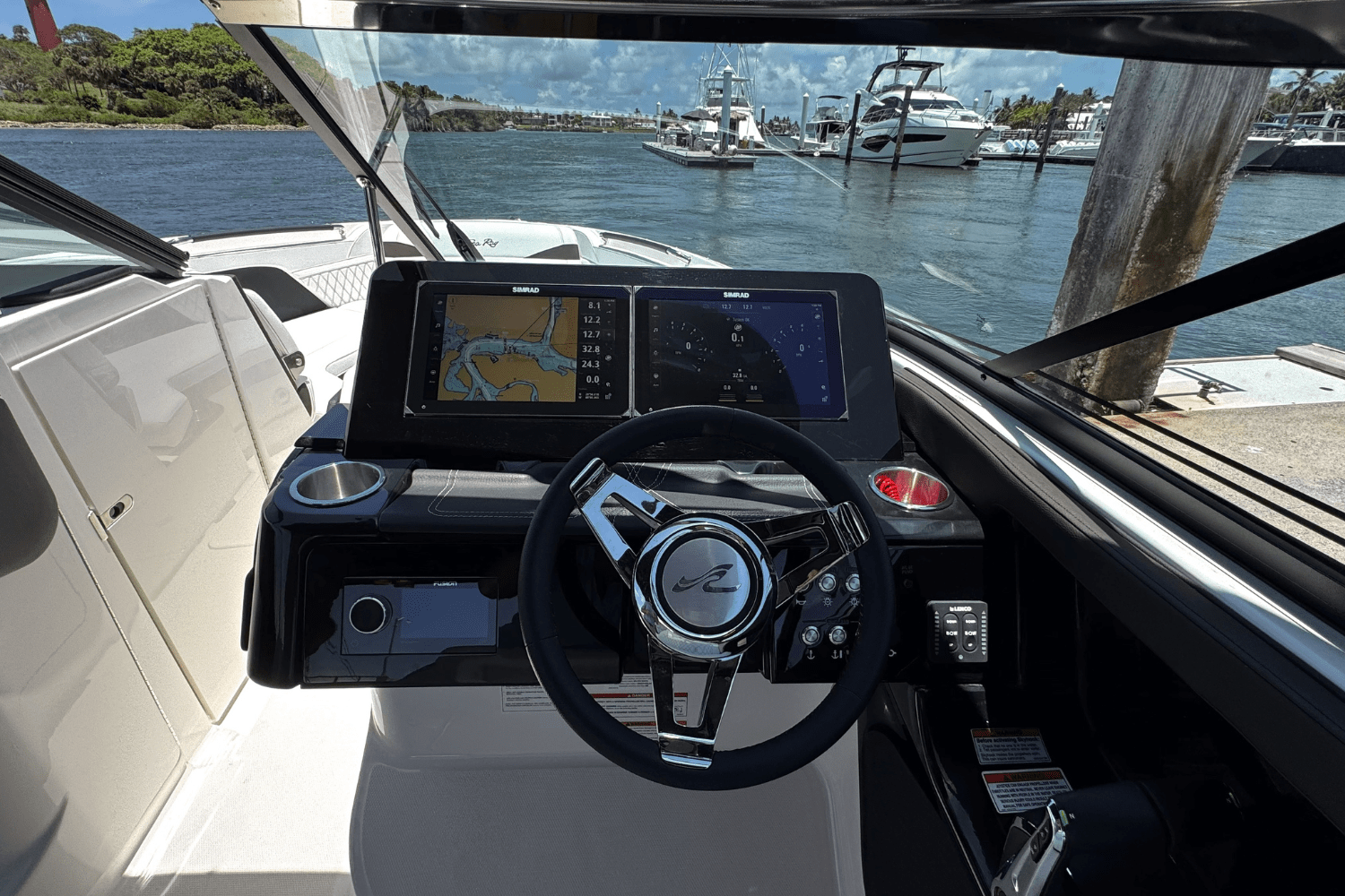 2025 Sea Ray SLX 280 Image Thumbnail #23