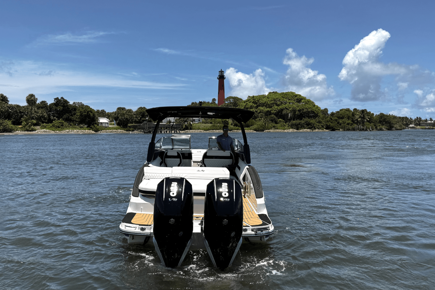2025 Sea Ray SLX 280 Image Thumbnail #4