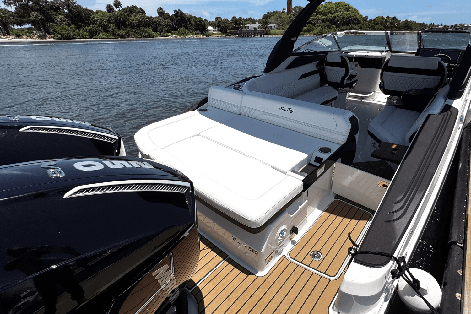 2025 Sea Ray SLX 280 Image Thumbnail #6