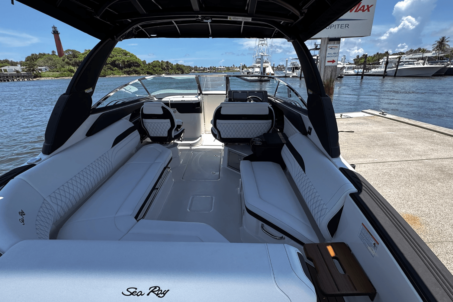 2025 Sea Ray SLX 280 Image Thumbnail #7
