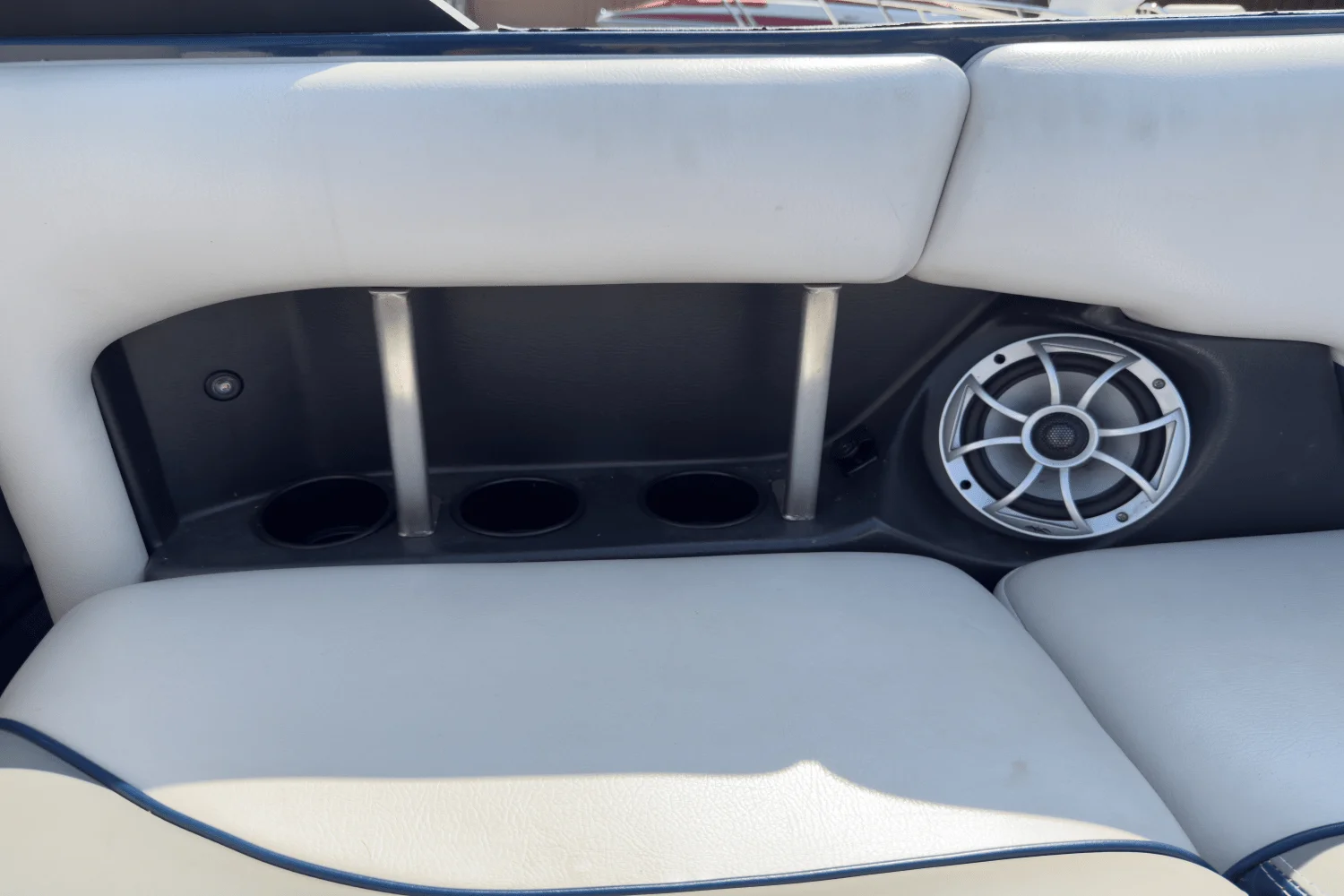 2015 Axis A20 Image Thumbnail #17