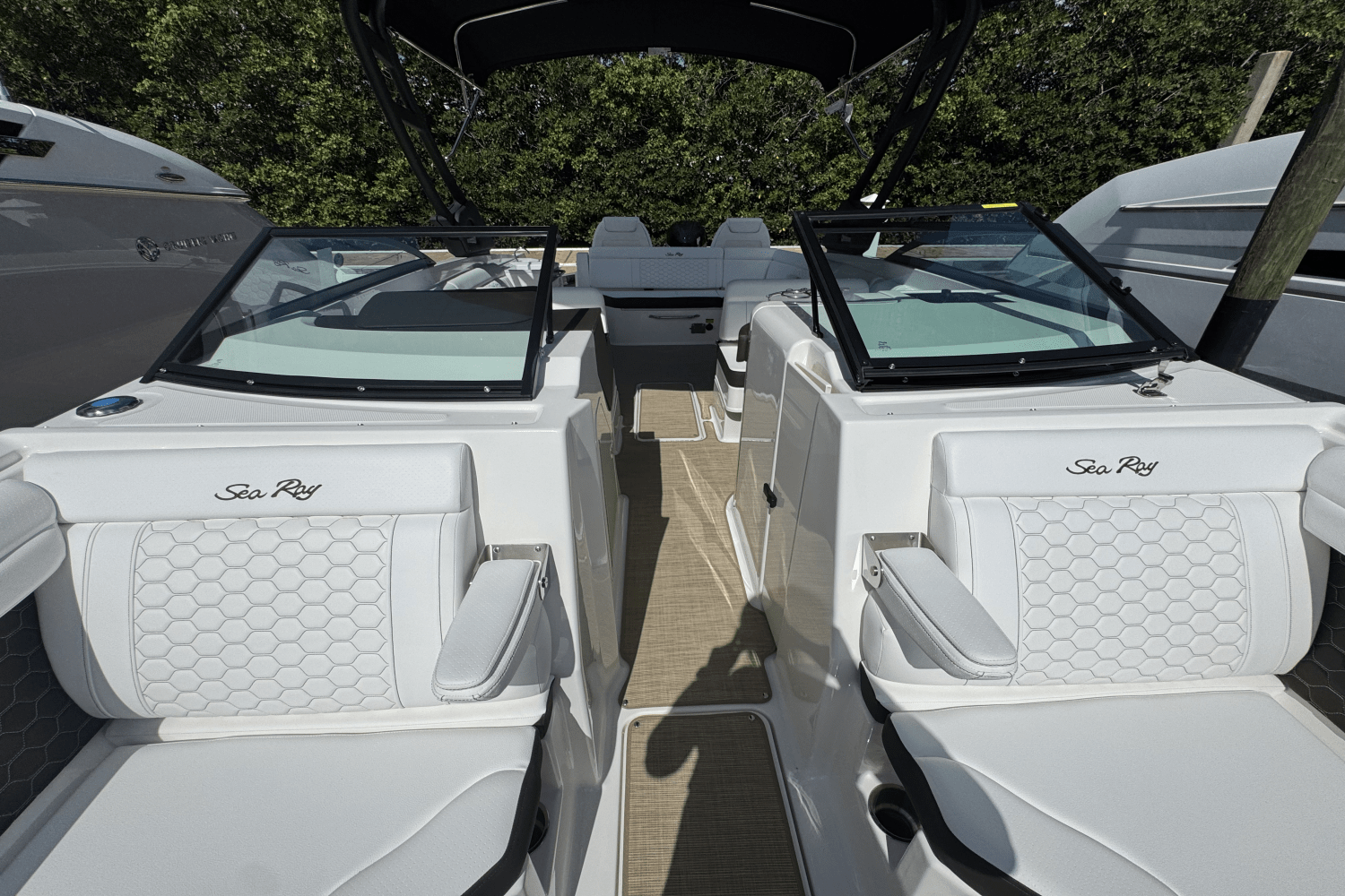 2025 Sea Ray SDX 290 Outboard Image Thumbnail #17