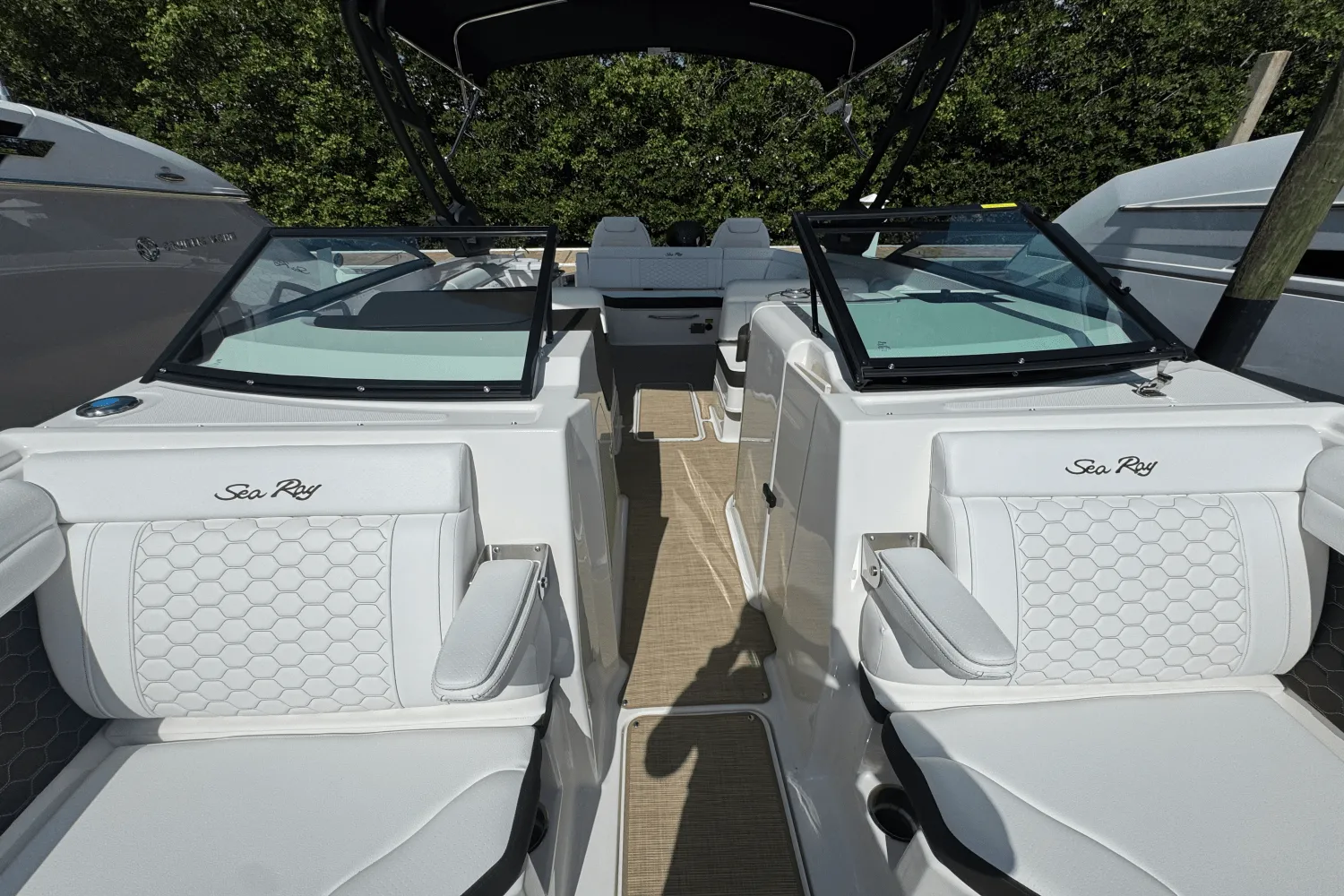 2025 Sea Ray SDX 290 Outboard Image Thumbnail #22