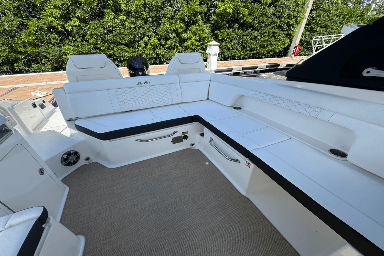 2025 Sea Ray SDX 290 Outboard Image Thumbnail #24