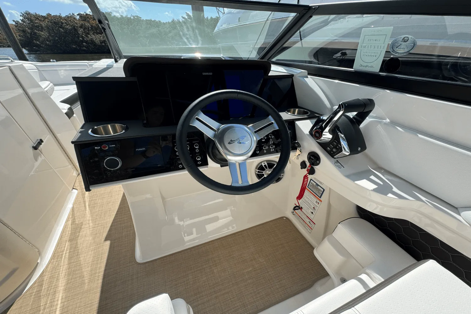 2025 Sea Ray SDX 290 Outboard Image Thumbnail #14