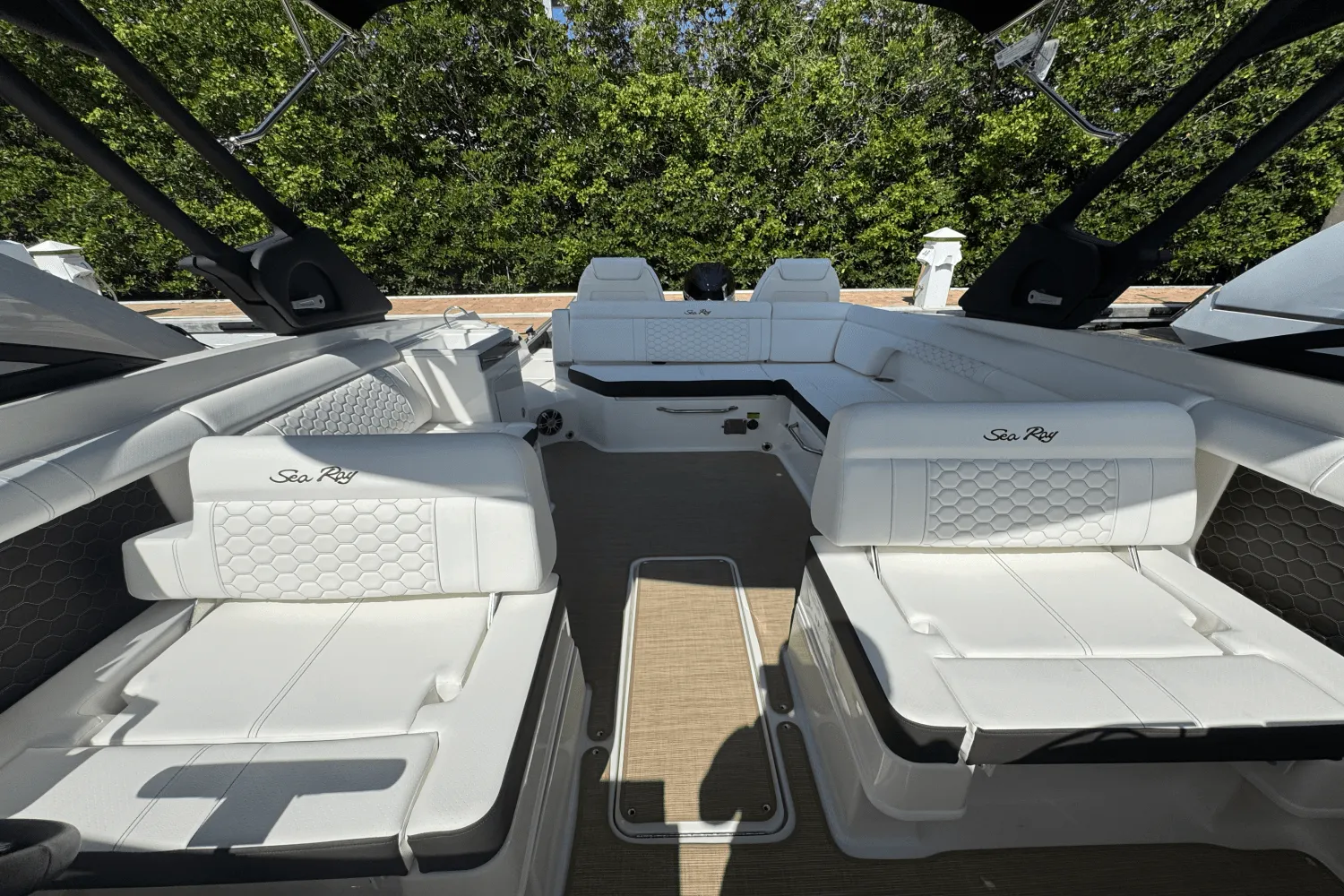 2025 Sea Ray SDX 290 Outboard Image Thumbnail #23