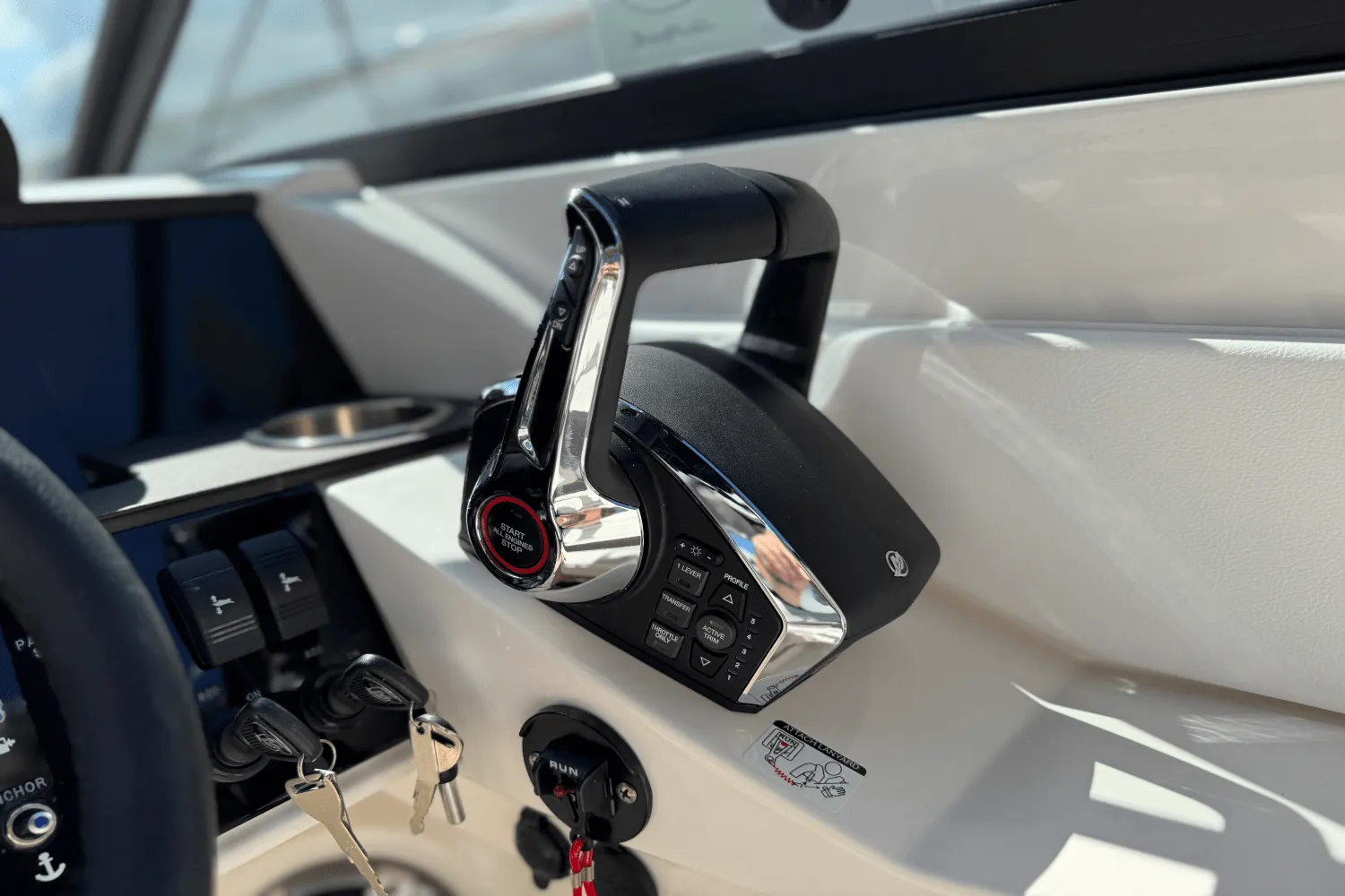 2025 Sea Ray SDX 290 Outboard Image Thumbnail #16