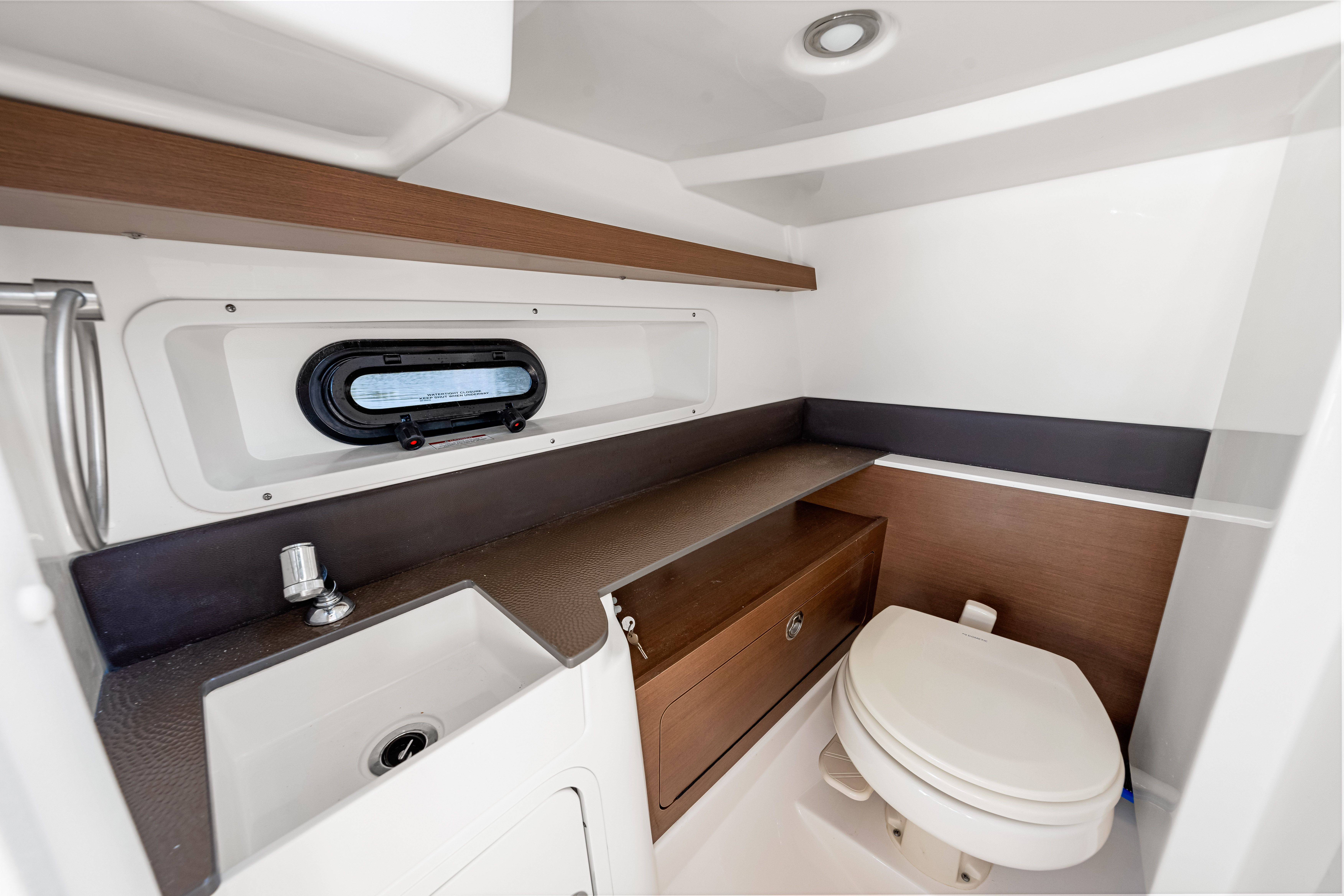 2025 Sea Ray SDX 290 Outboard Image Thumbnail #39