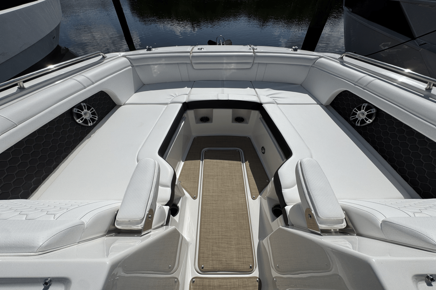 2025 Sea Ray SDX 290 Outboard Image Thumbnail #15