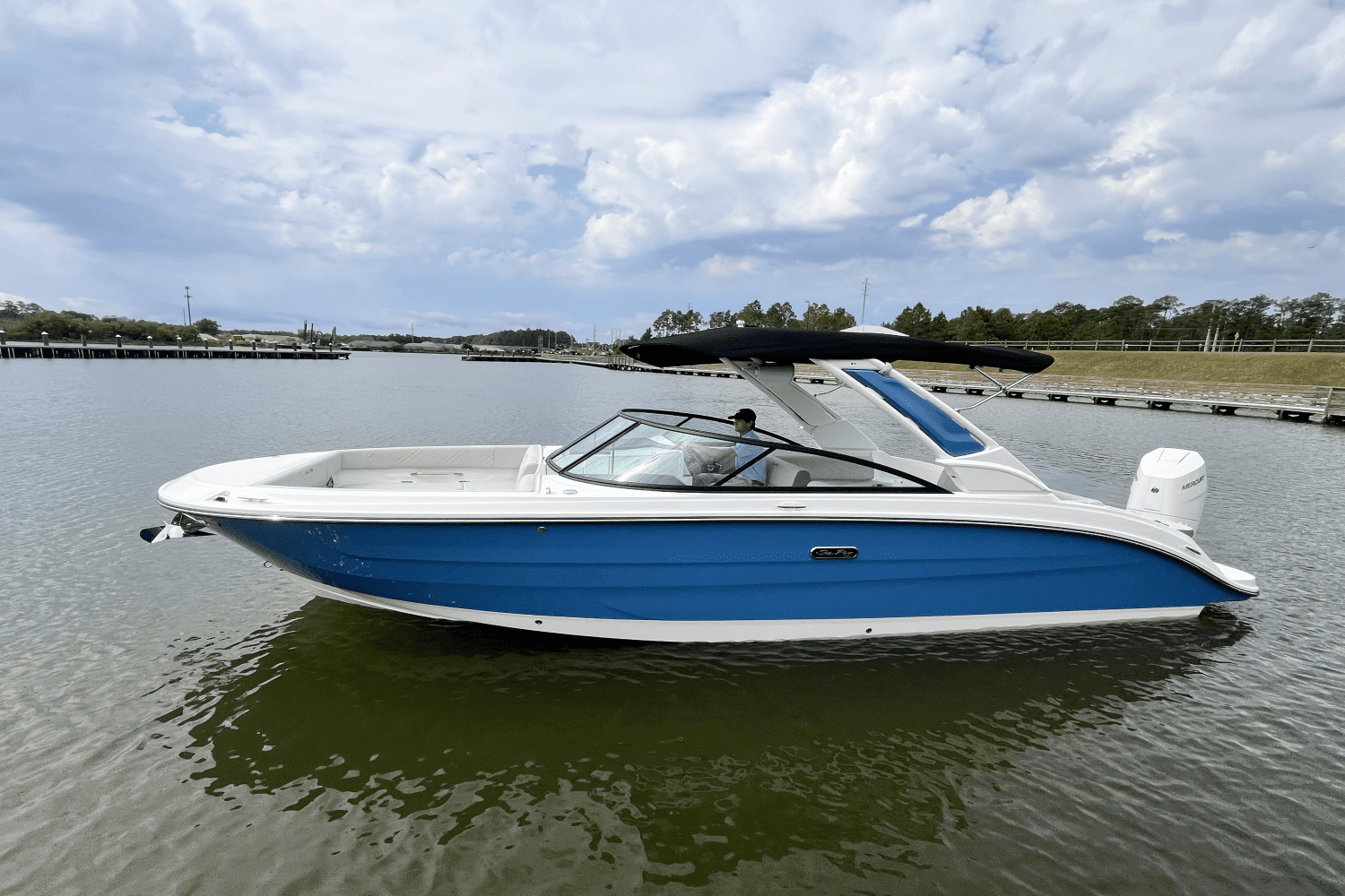 2025 Sea Ray SDX 270 Outboard Image Thumbnail #1