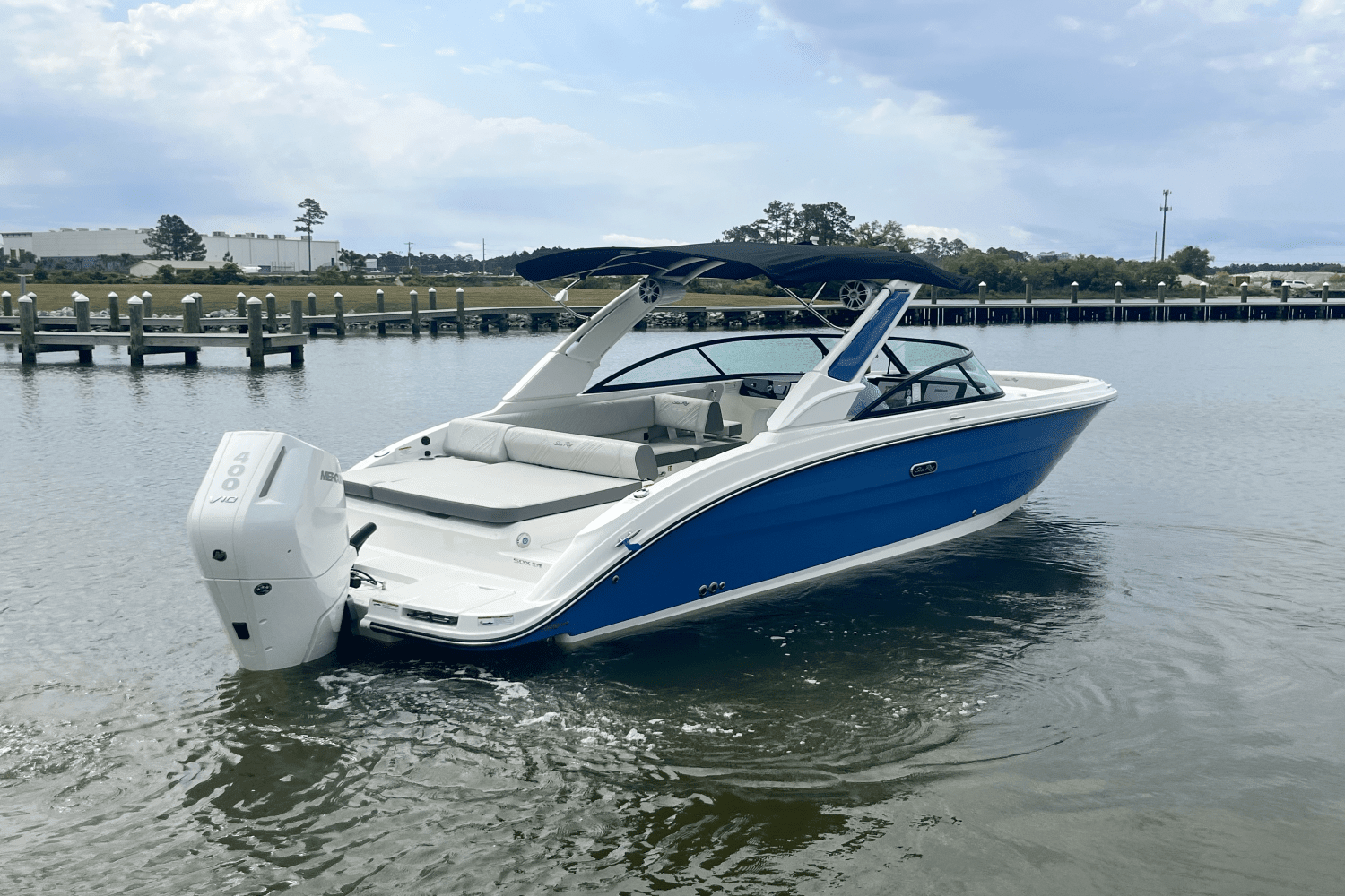 2025 Sea Ray SDX 270 Outboard Image Thumbnail #5