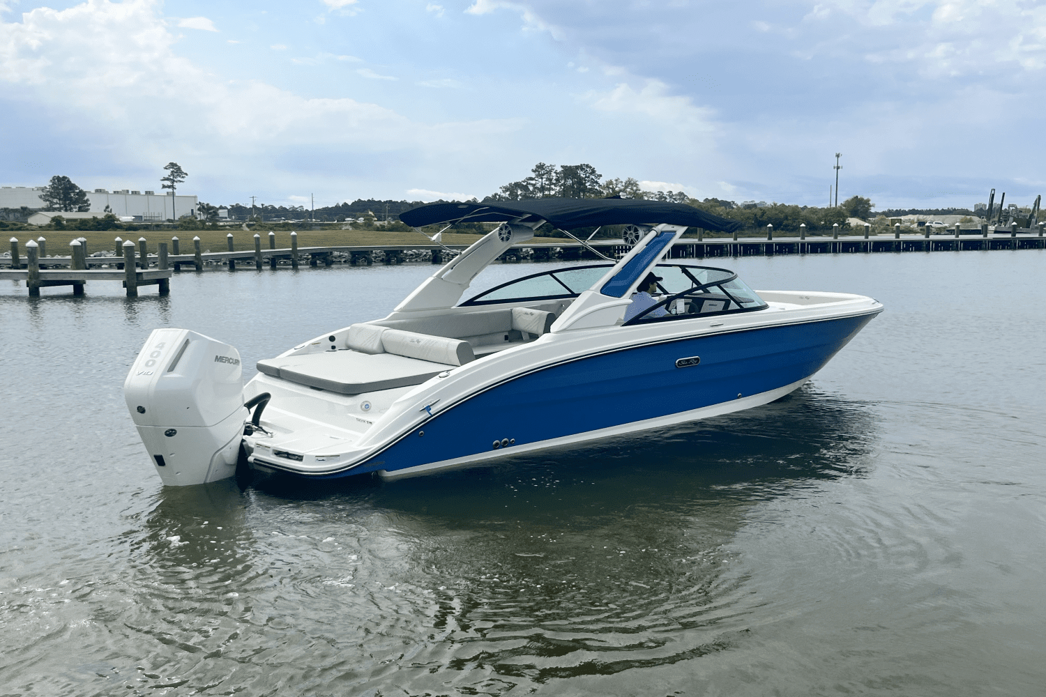 2025 Sea Ray SDX 270 Outboard Image Thumbnail #6