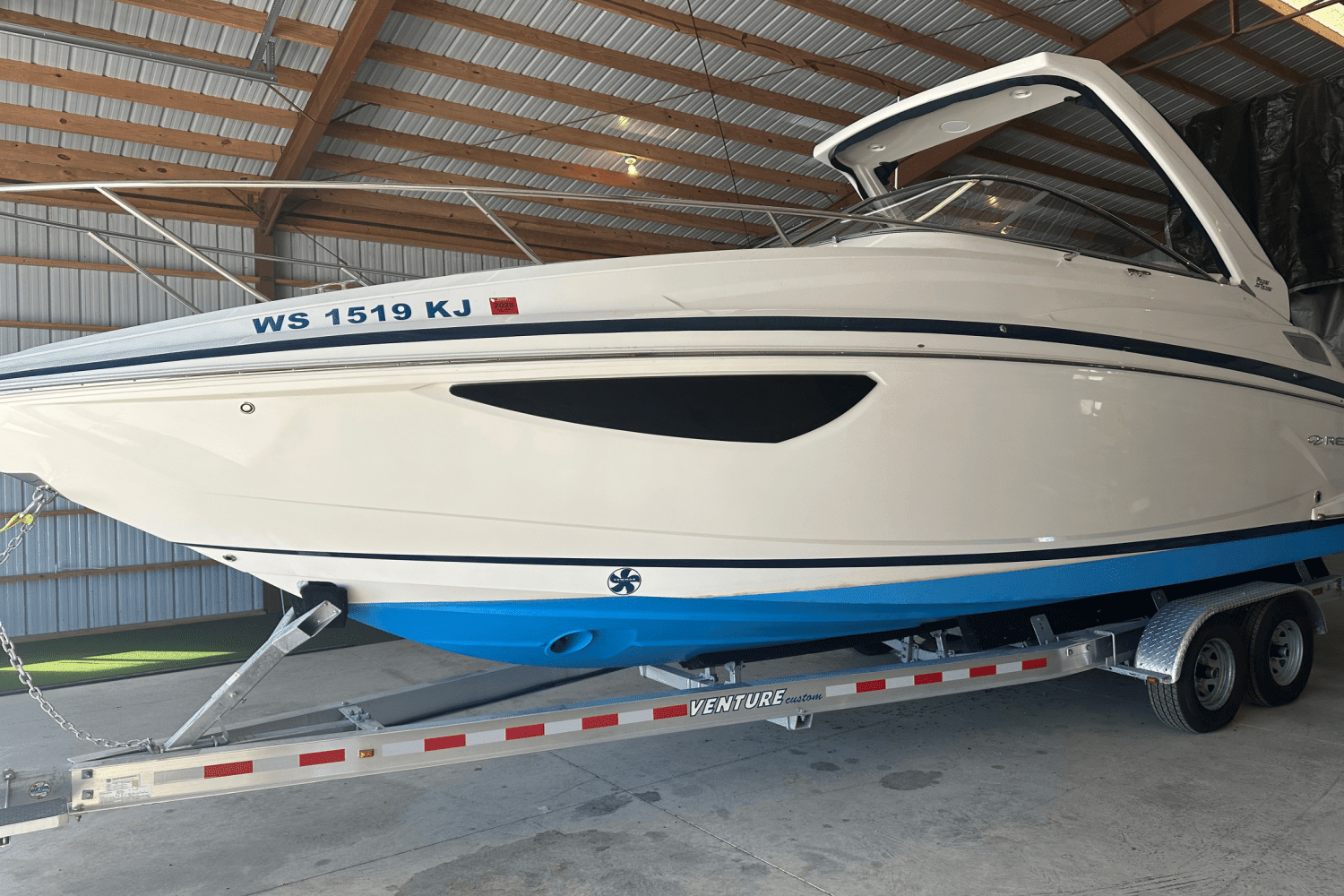 2023 Regal 28 EXPRESS CRUISER Image Thumbnail #1